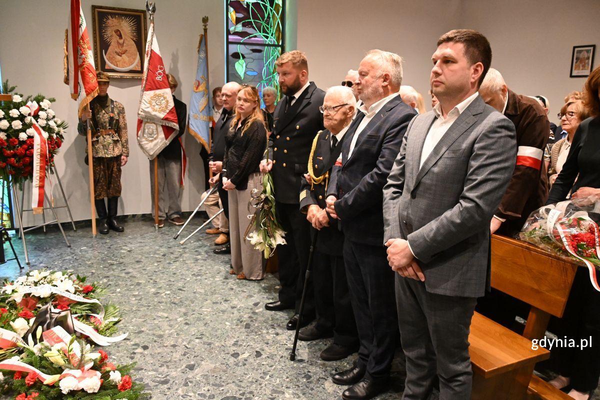 Msza w kaplicy cmentarza Srebrzysko w Gdańsku w trakcie pogrzebu Krystyny Kodymowskiej