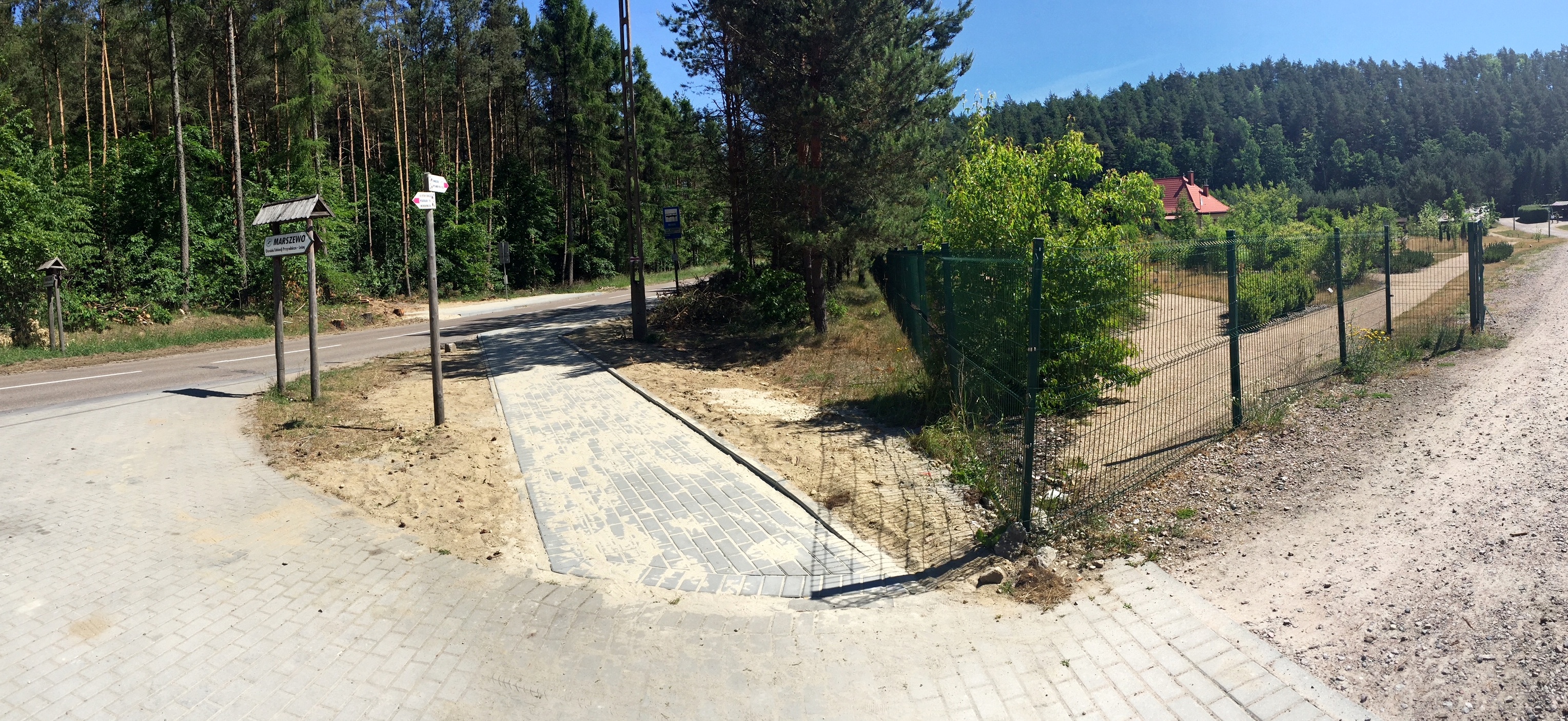 Opr&oacute;cz przystank&oacute;w przebudowano także dojścia do Leśnego Ogrodu Botanicznego w Marszewie, fot. ZDiZ