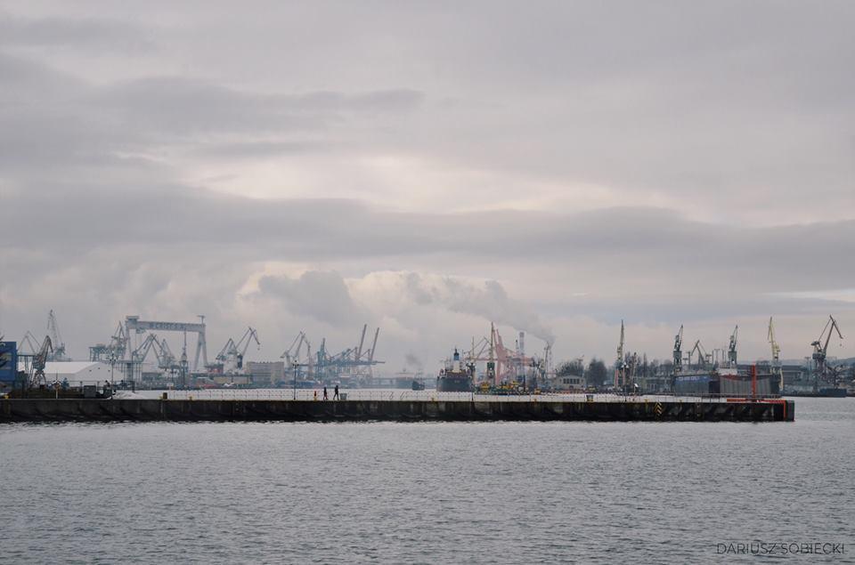 Przewodniczką po porcie będzie Anna Orchowska-Smolińska, architekt, specjalizująca się w modernistycznej architekturze i przemysłowej zabudowie miast portowych. //fot. Dariusz Sobiecki