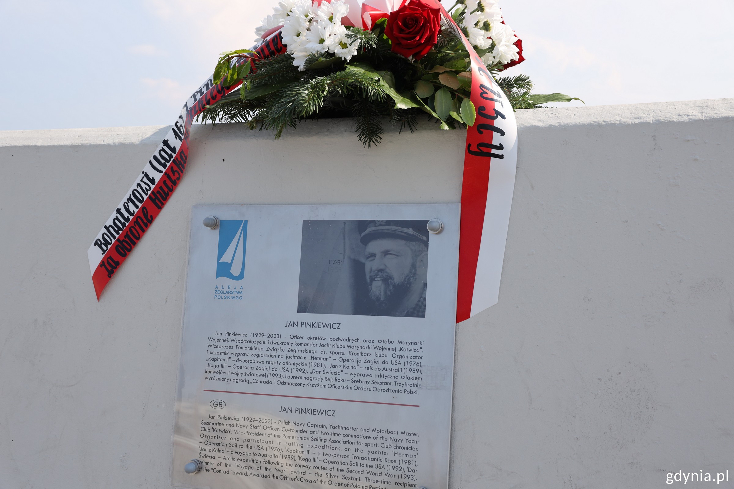 Tablica kapitana Jana Pinkiewicza w&nbsp;gdyńskiej Alei Żeglarstwa Polskiego