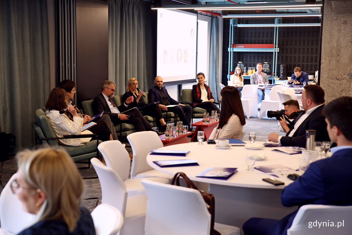 M&oacute;wi radna Gdańska Emilia Lodzińska, Przewodnicząca Komisji Zagospodarowania Przestrzennego UM Gdańska. Fot. Przemysław Kozłowski