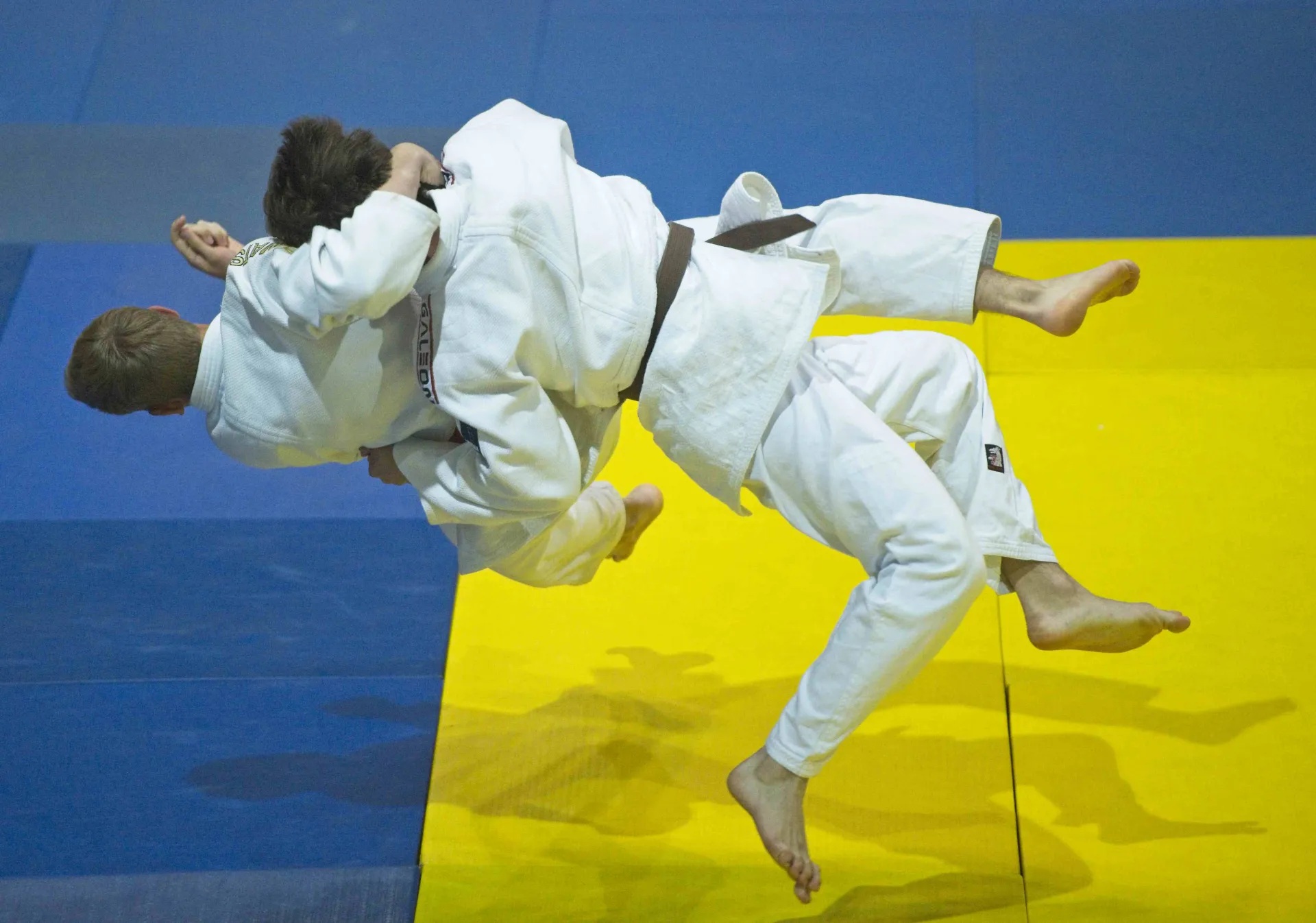 zawodnicy podczas walki