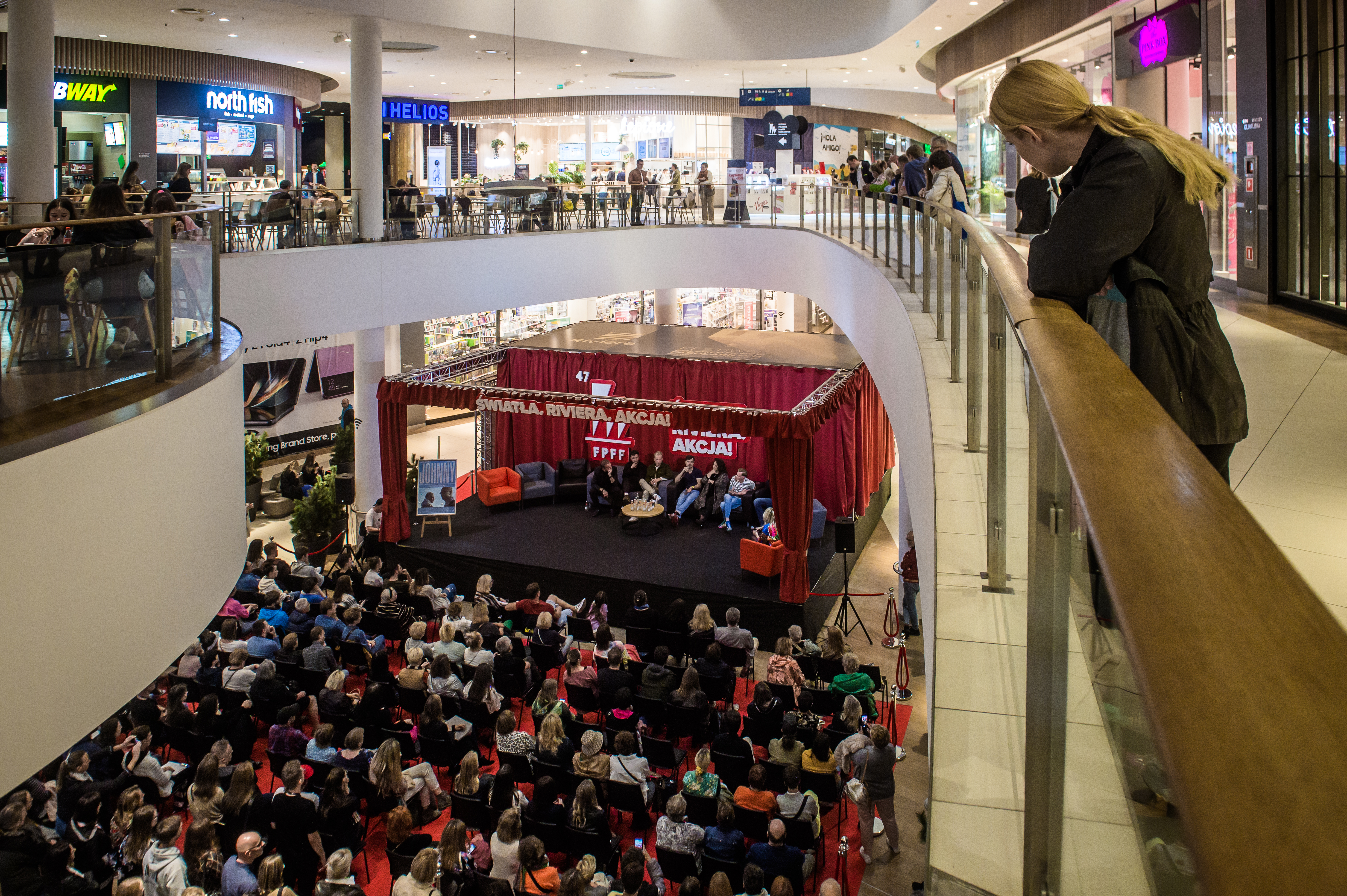 Spotkanie z ekipą filmu "Johnny" w Strefie Riviera przyciągnęło tłumy zainteresowanych, fot. Mateusz Ochocki / mat. prasowe FPFF