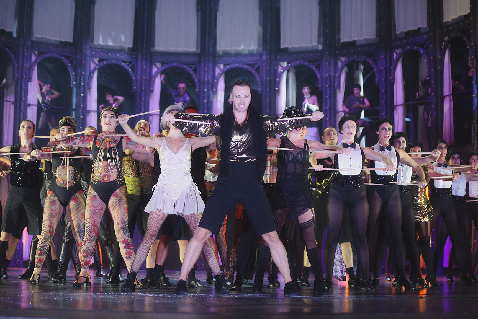 Zdjęcie z pr&oacute;by medialnej musicalu &bdquo;Quo vadis&rdquo; w reżyserii Wojciecha Kościelniaka. Scena zbiorowa (fot. Przemysław Burda)