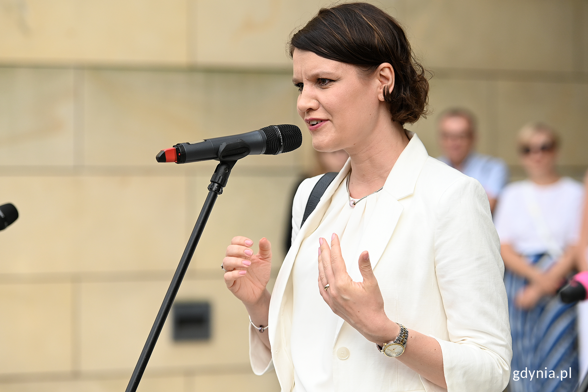 Katarzyna Gruszecka-Spychała podczas wernisażu. Fot. Michał Puszczewicz