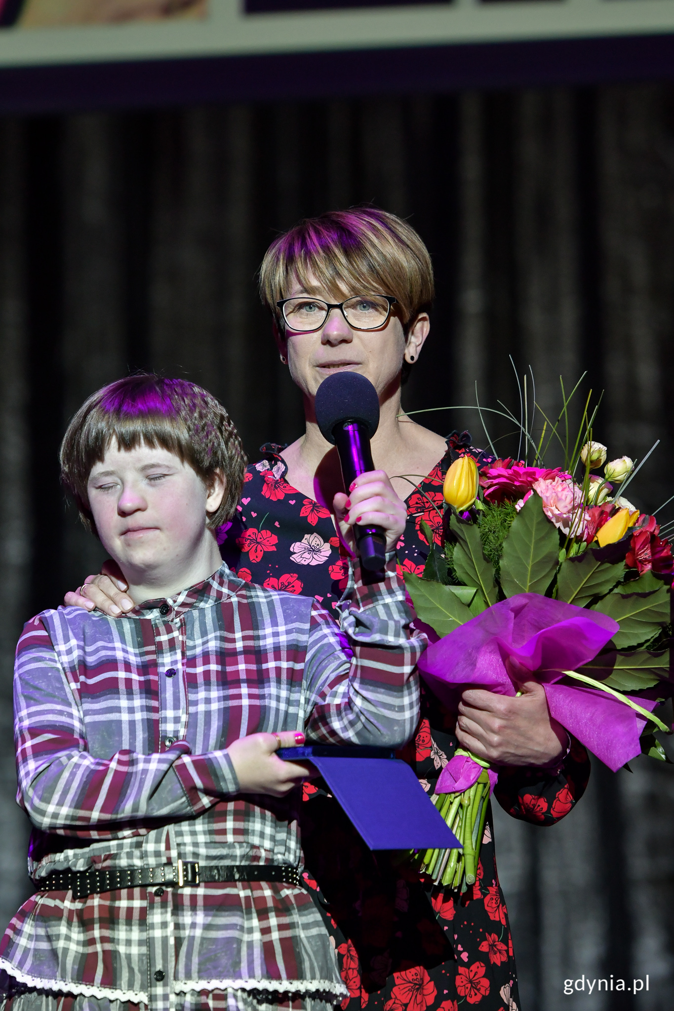 Katarzyna Karczewska z c&oacute;rką Martą na gali konkursu "Gdynia bez barier", rok 2019 // mat. prasowe