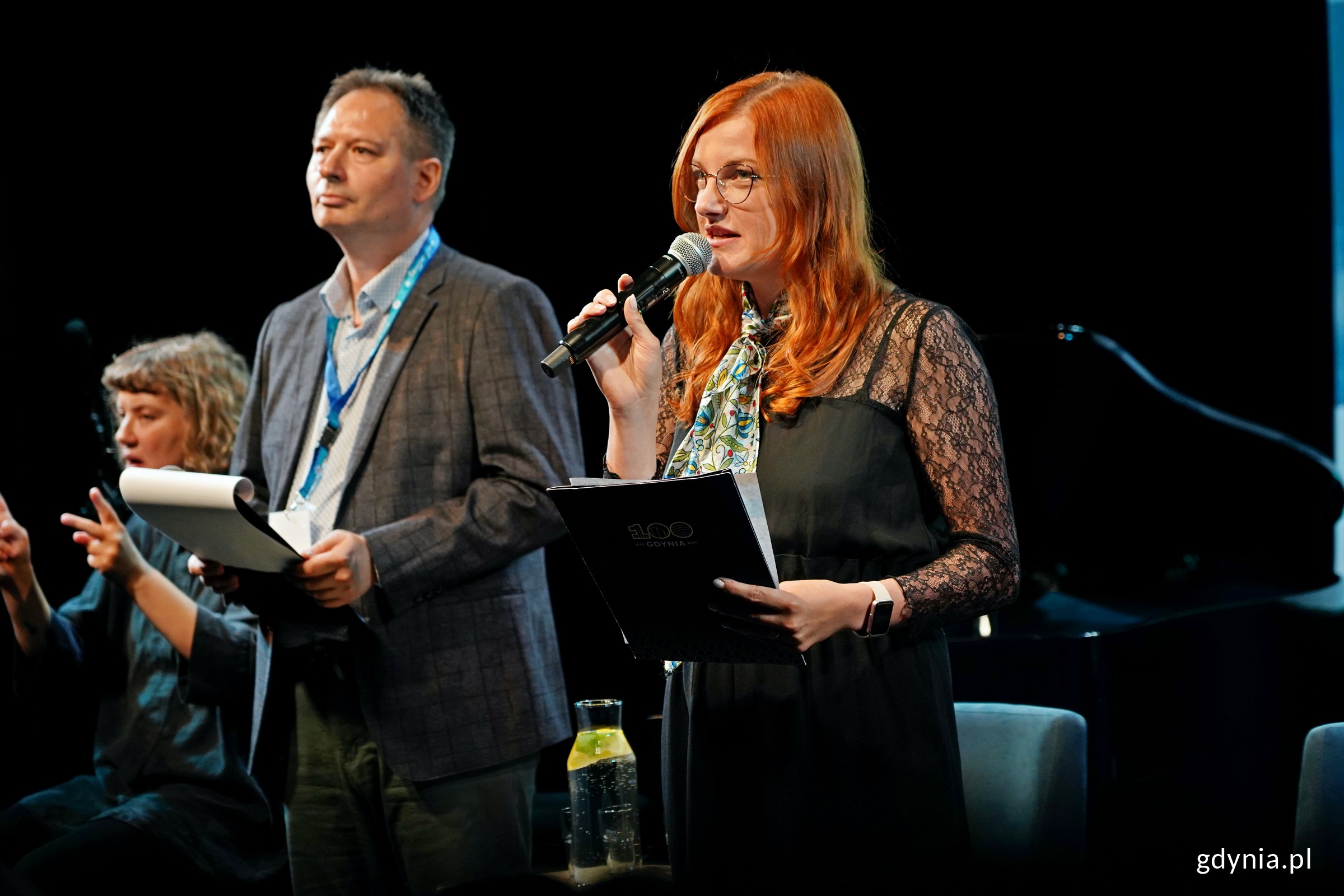 Radna Gdyni Natalia Kłopotek-Gł&oacute;wczewska przemawiająca podczas otwarcia festiwalu Nordic Talking (fot. Magdalena Czernek)