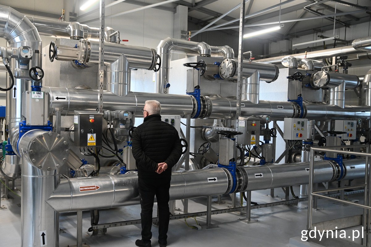 Po modernizacji ciągu przer&oacute;bki osad&oacute;w Grupowej Oczyszczalni Ściek&oacute;w Dębog&oacute;rze