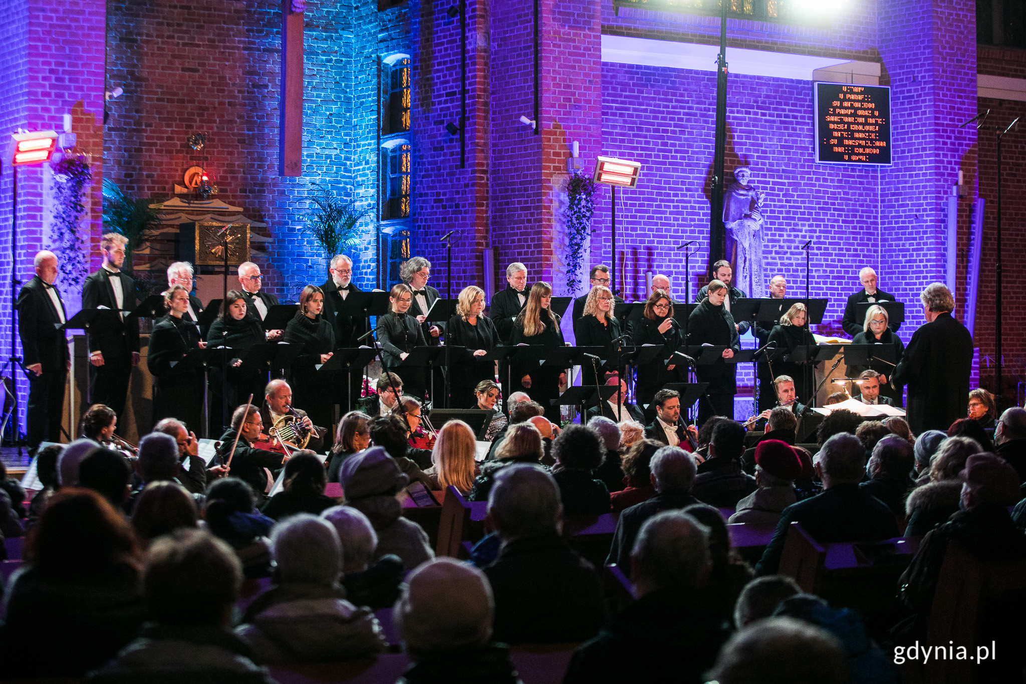 Polski Ch&oacute;r Kameralny Schola Cantroum Gedanensis // fot. Karol Stańczak