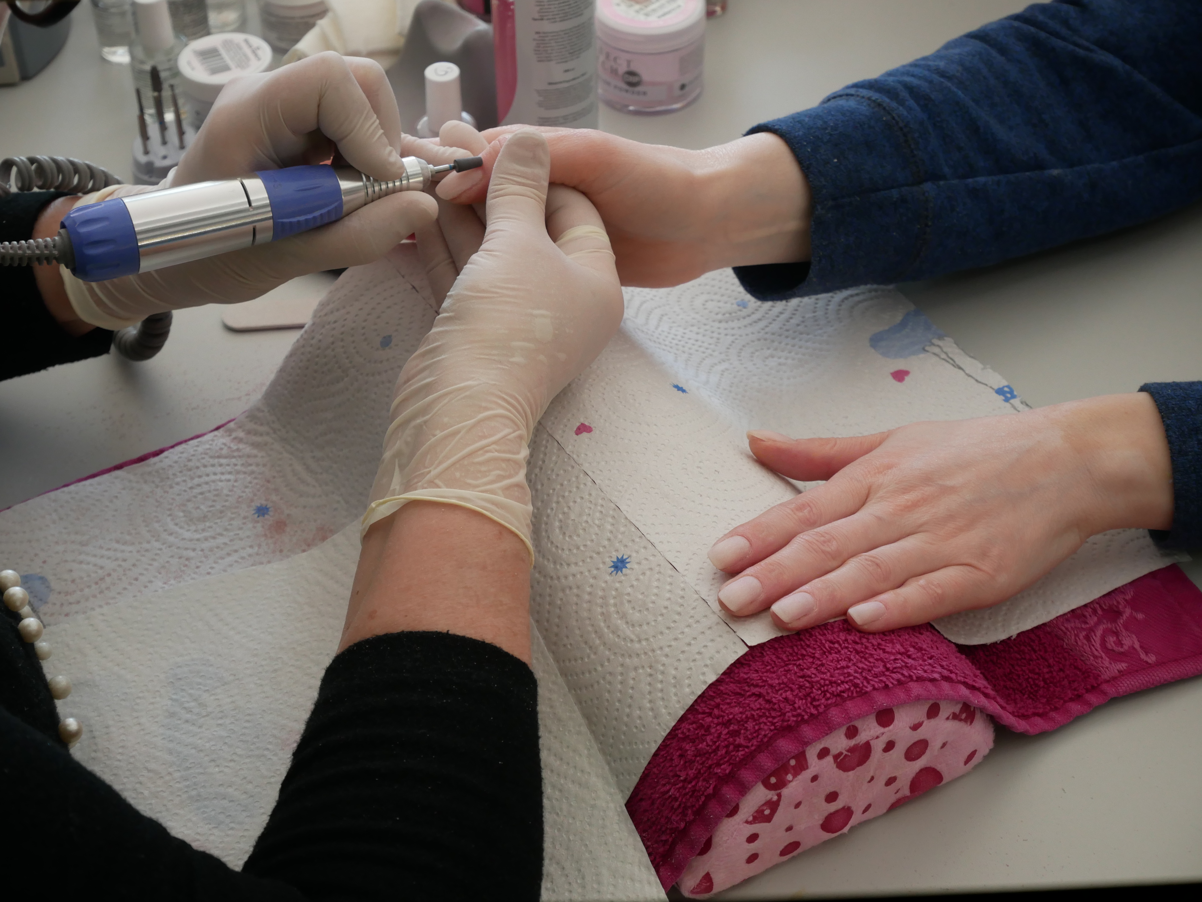 W Przystani Śmidowicza można było skorzystać z manicure // mat. Laboratorium  Innowacji Społecznych