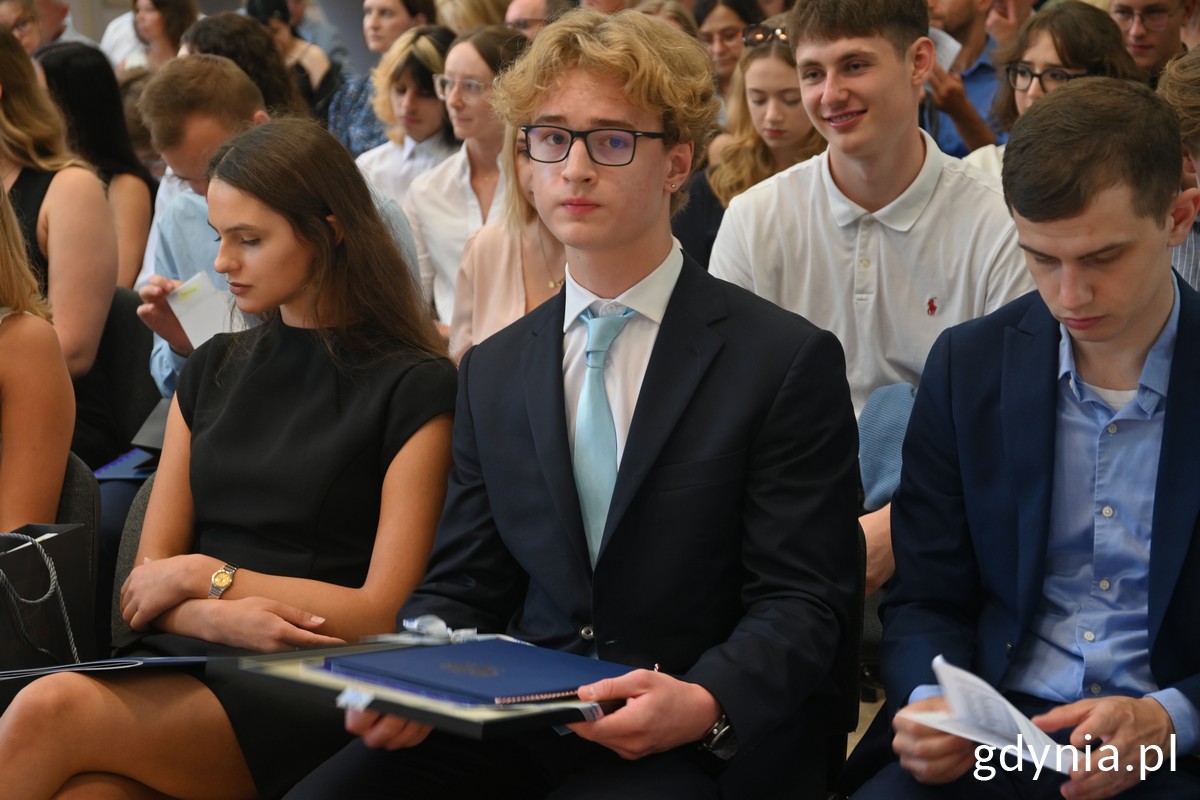 Na zdj. (w środku): najlepszy tegoroczny maturzysta&nbsp;IBO &ndash; Jan Matusiak