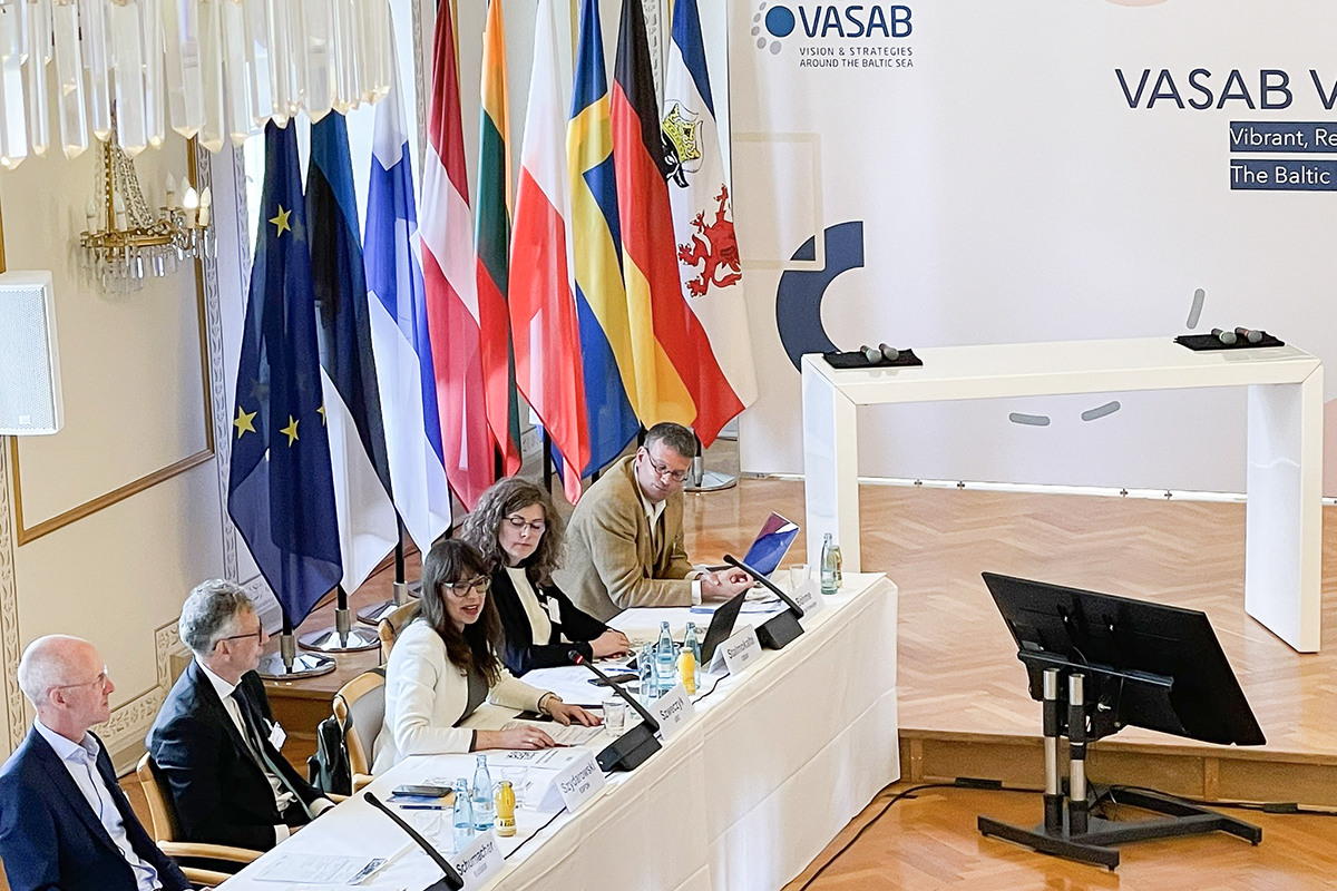 9. Konferencja VASAB w Wismarze, reprezentująca Związek Miast Bałtyckich Paulina Szewczyk (trzecia od lewej), fot. Margarita Volosina (VASAB)