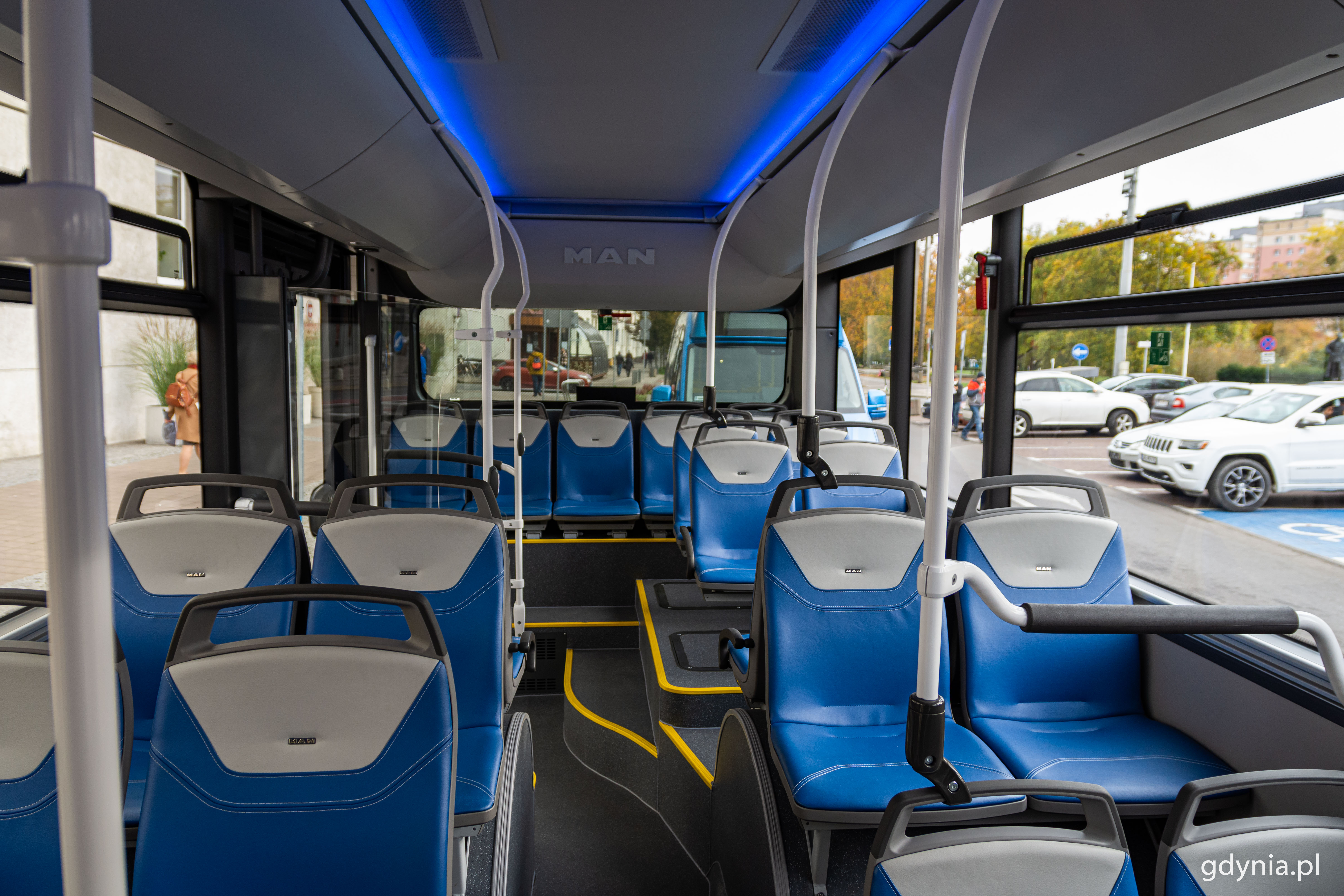 Wnętrze elektrycznego MAN-a pomieści 84 pasażer&oacute;w, fot. Kamil Złoch