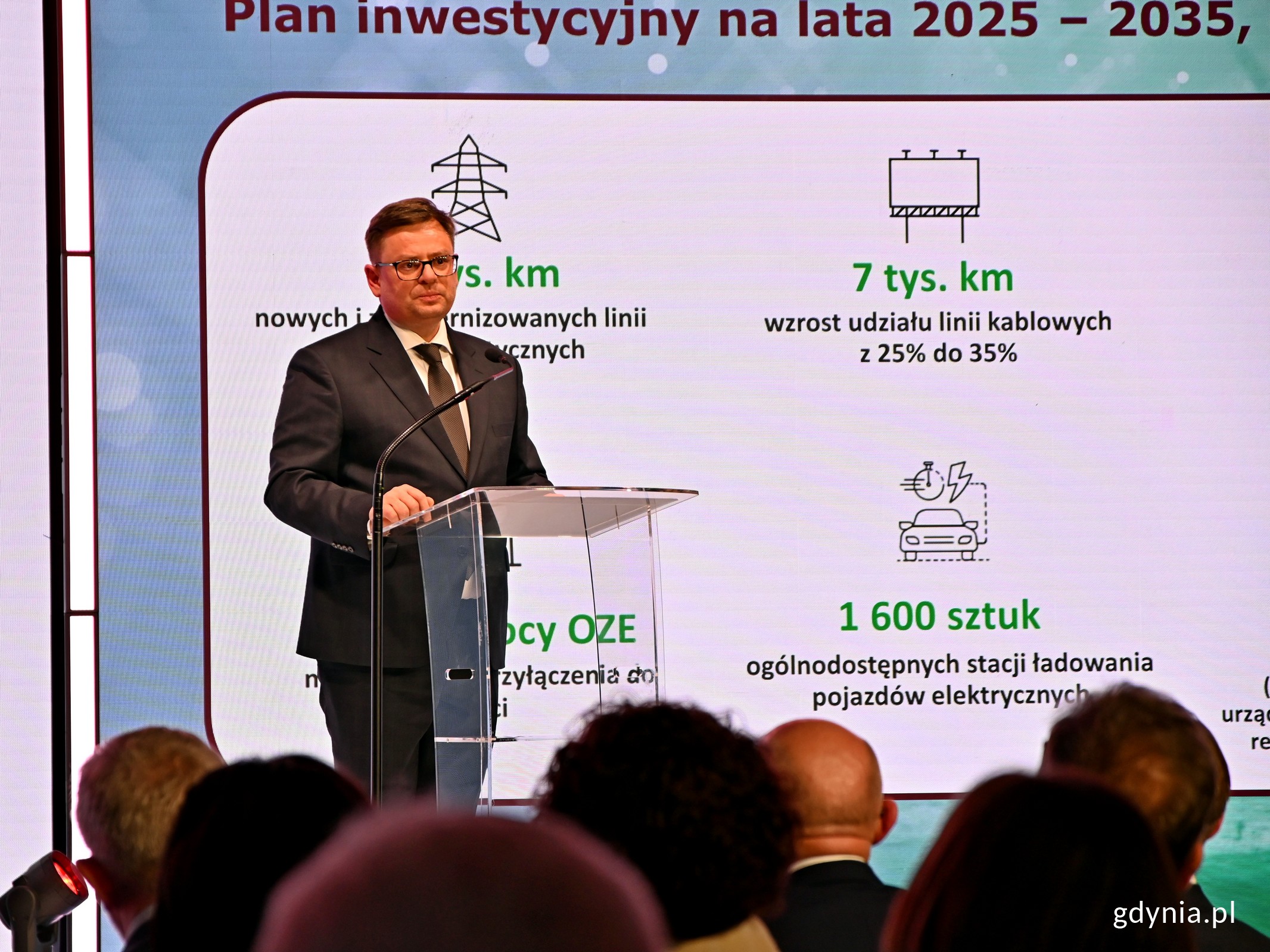 Robert Świerzyński, prezes zarządu sp&oacute;łki Energa Operator, podczas konferencji w Olivia Star (fot. Magdalena Czernek)