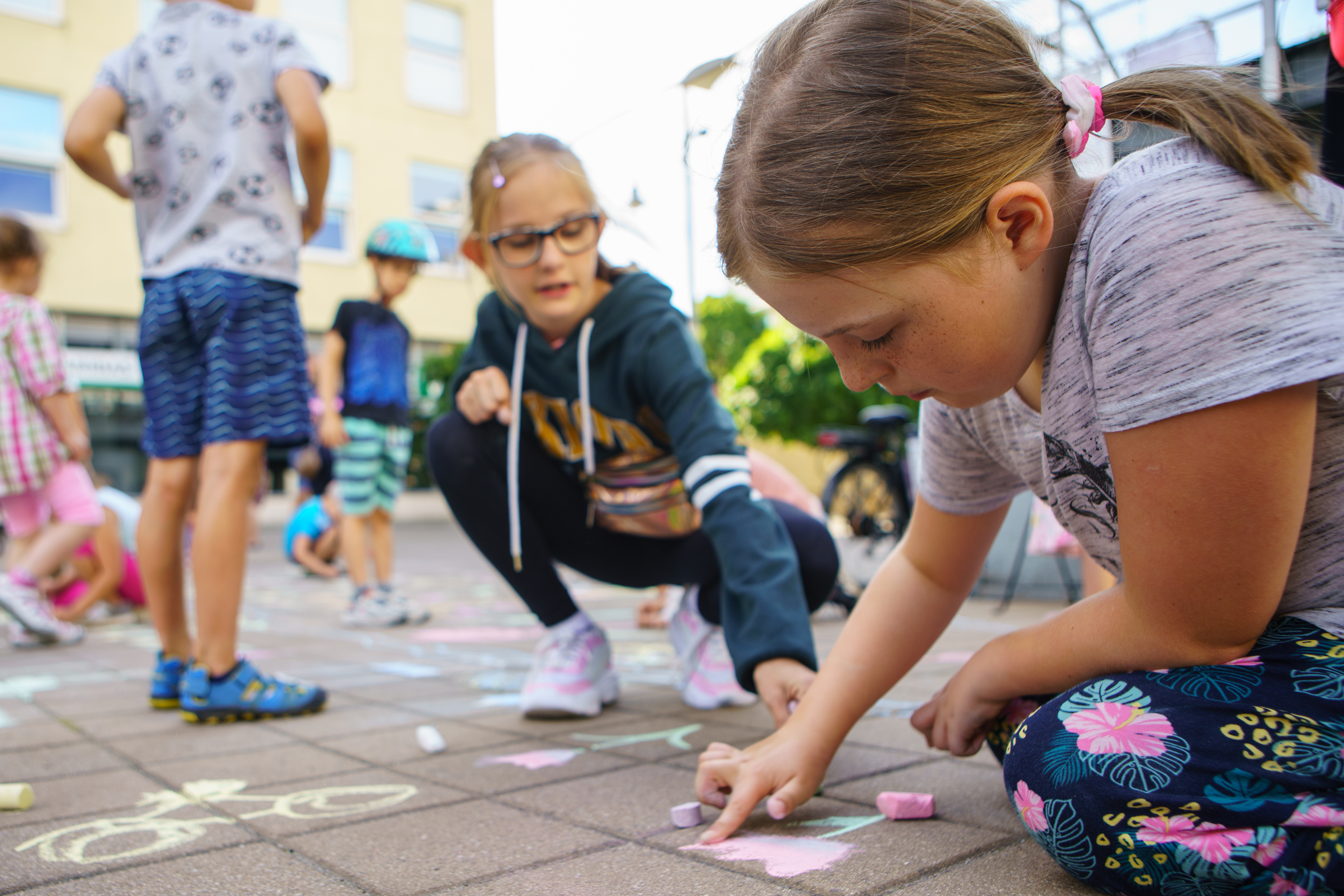 Zabawy podw&oacute;rkowe na placu Kaszubskim // fot. materiały prasowe