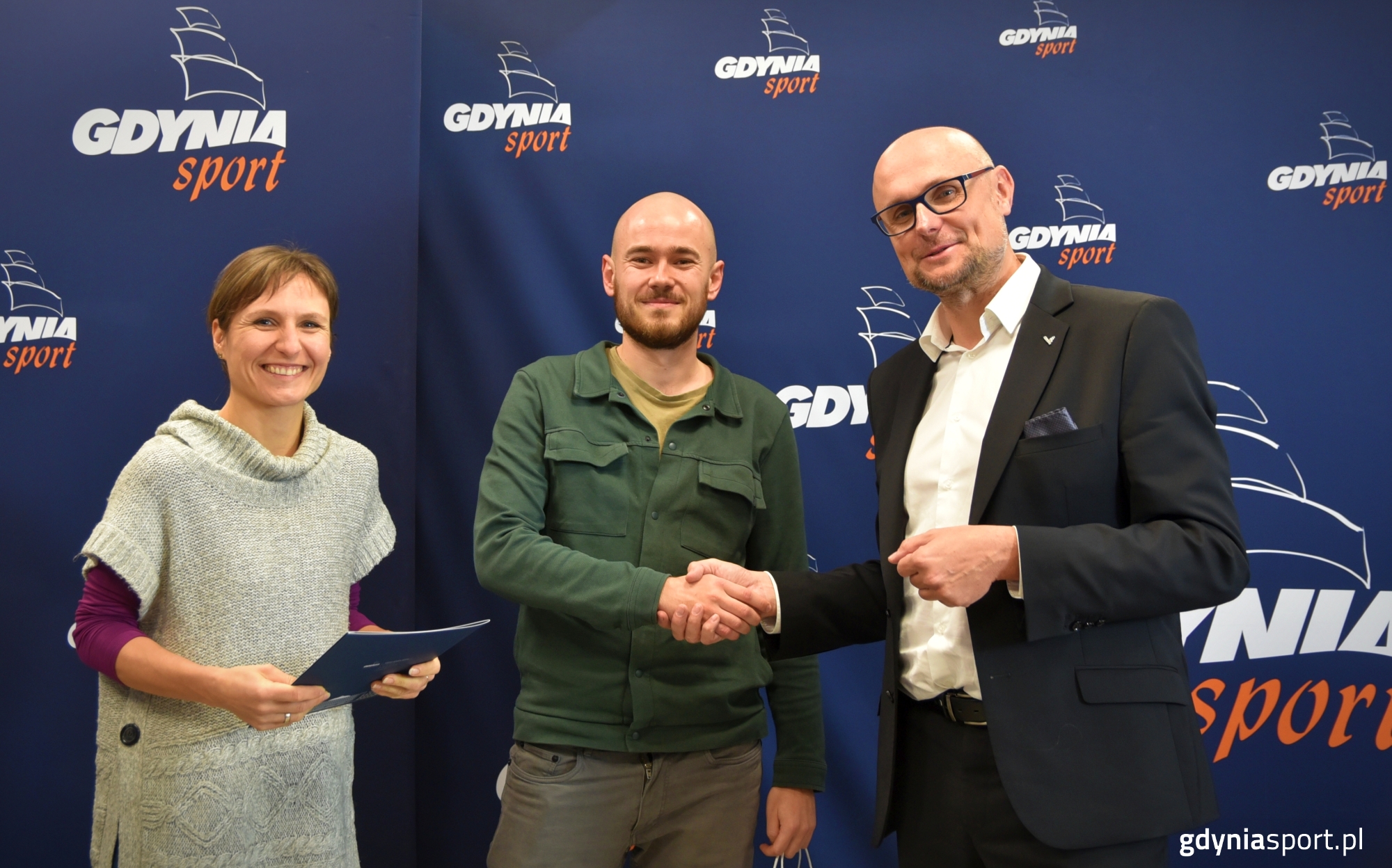 Zwycięskie firmy podczas wręczenia nagr&oacute;d (fot. Marek Urbaniak)