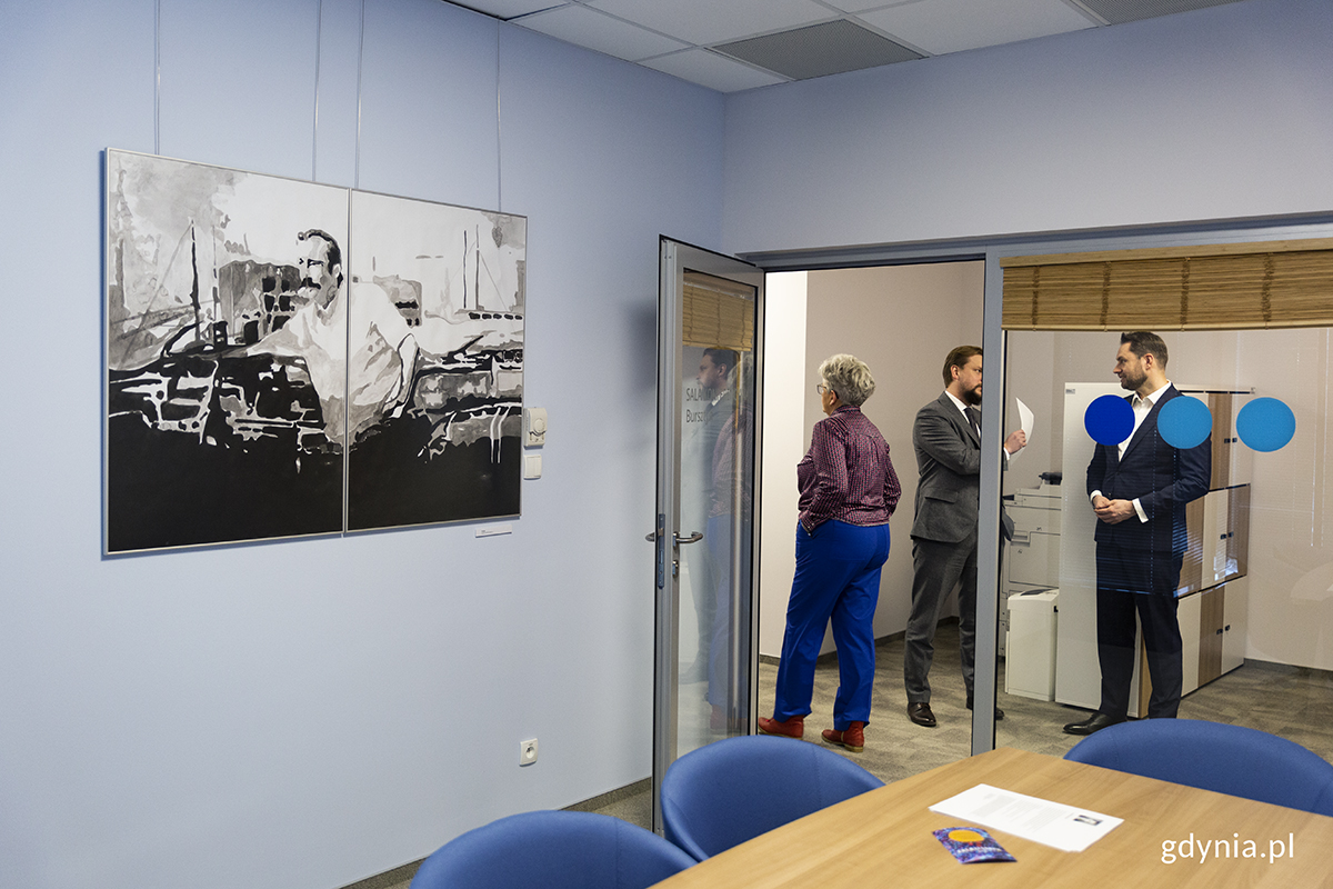 Wernisaż Ewy Manuszewskiej w firmie UNUM Życie TUiR. Fot. Przemysław Kozłowski