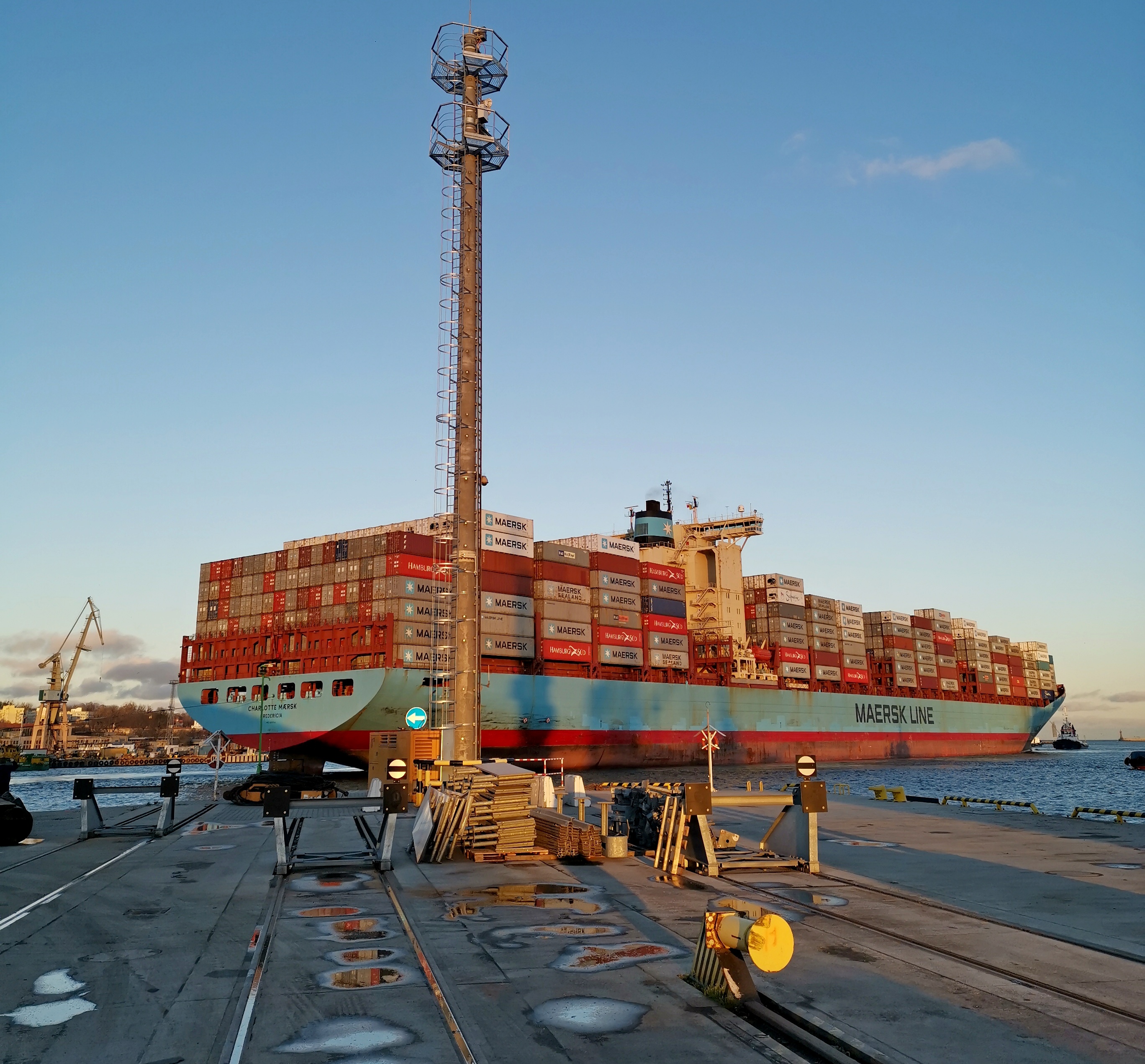 Światła sektorowe w Porcie Gdynia, fot. mat. prasowe / www.port.gdynia.pl