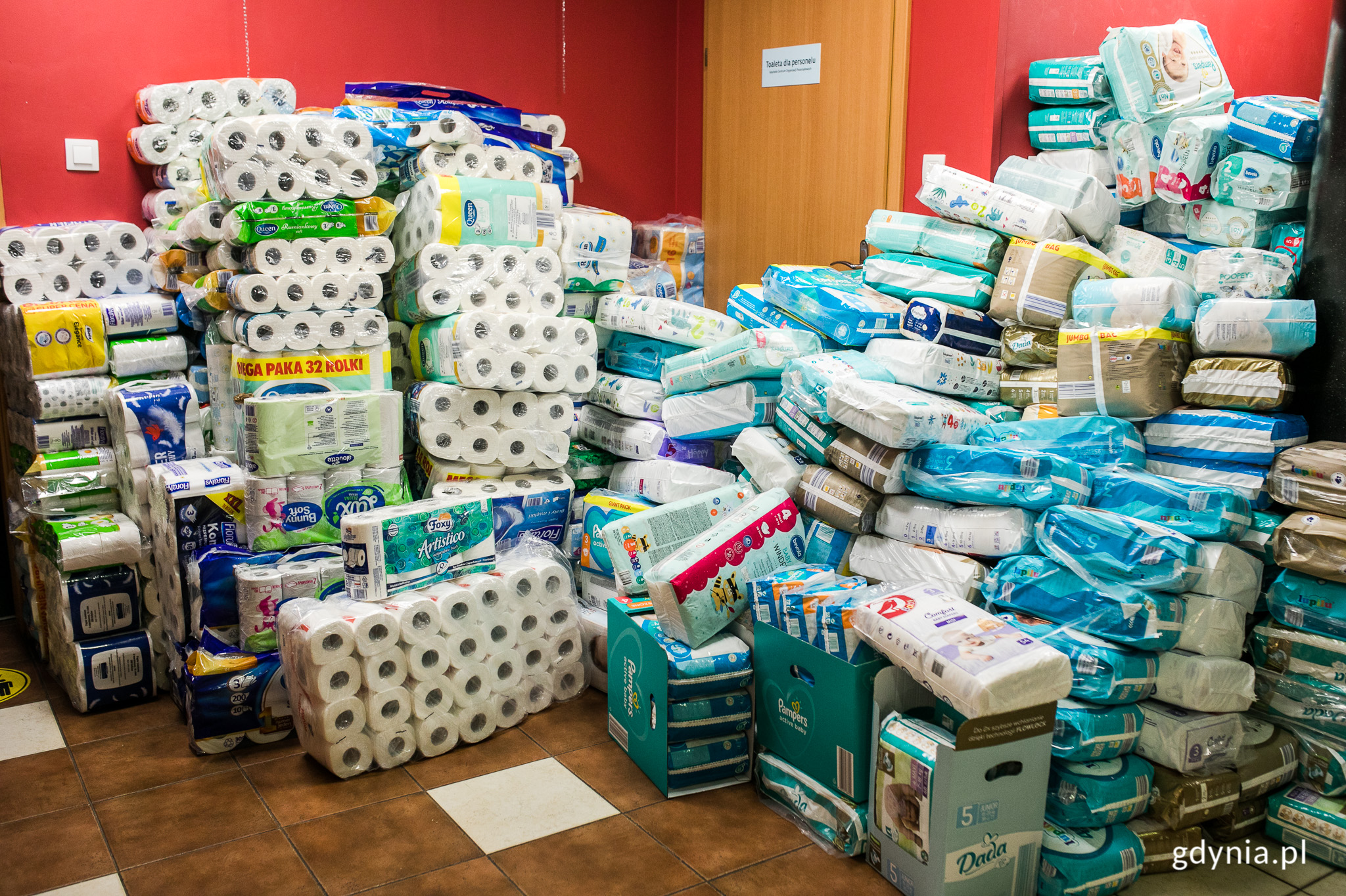 Zbi&oacute;rka dar&oacute;w w GCOP przy ul. 3 Maja // fot. Karol Stańczak