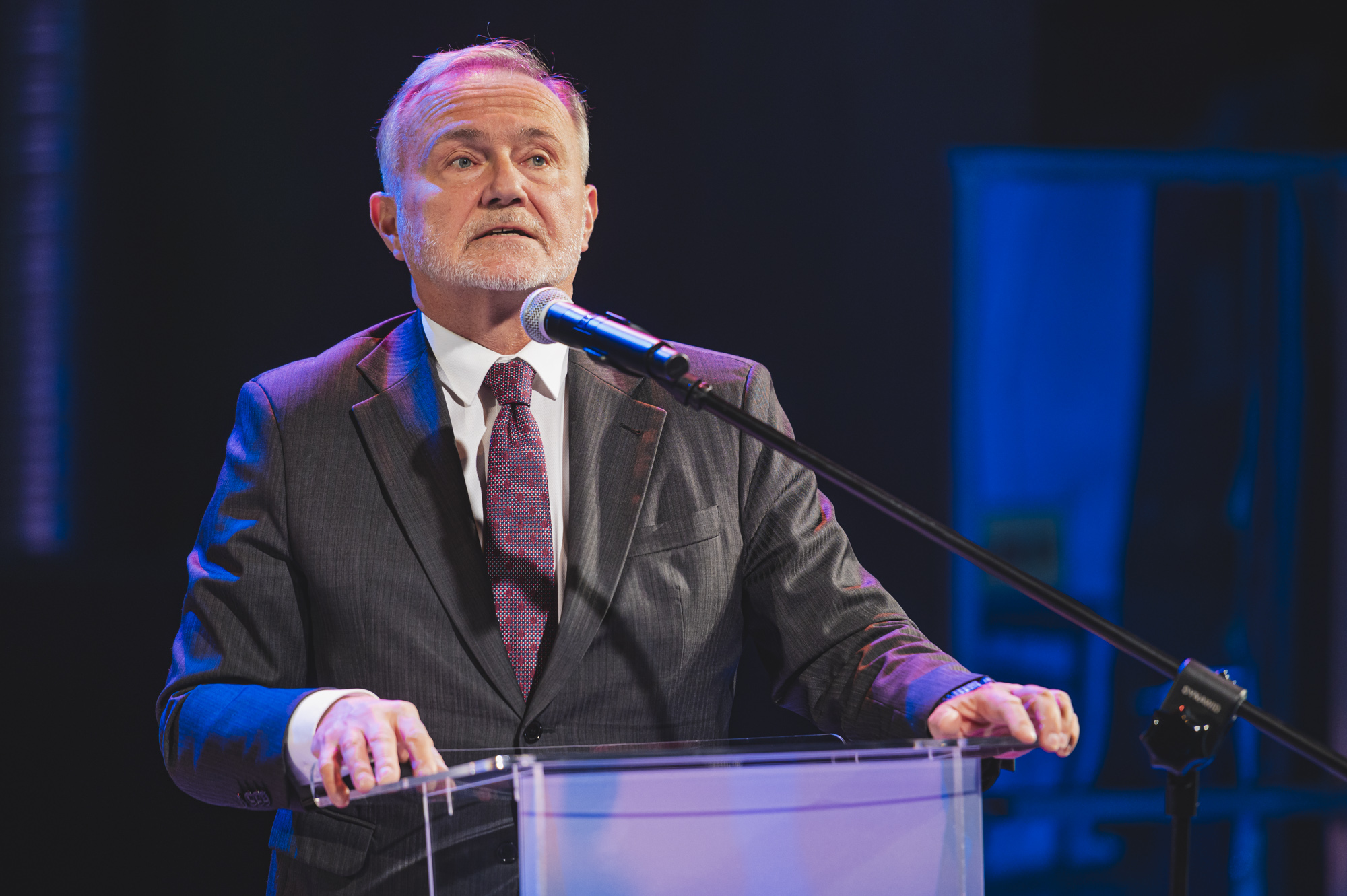 Wojciech Szczurek,&nbsp;prezydent Gdyni oraz prezes Rady OMGGS przy mikrofonie