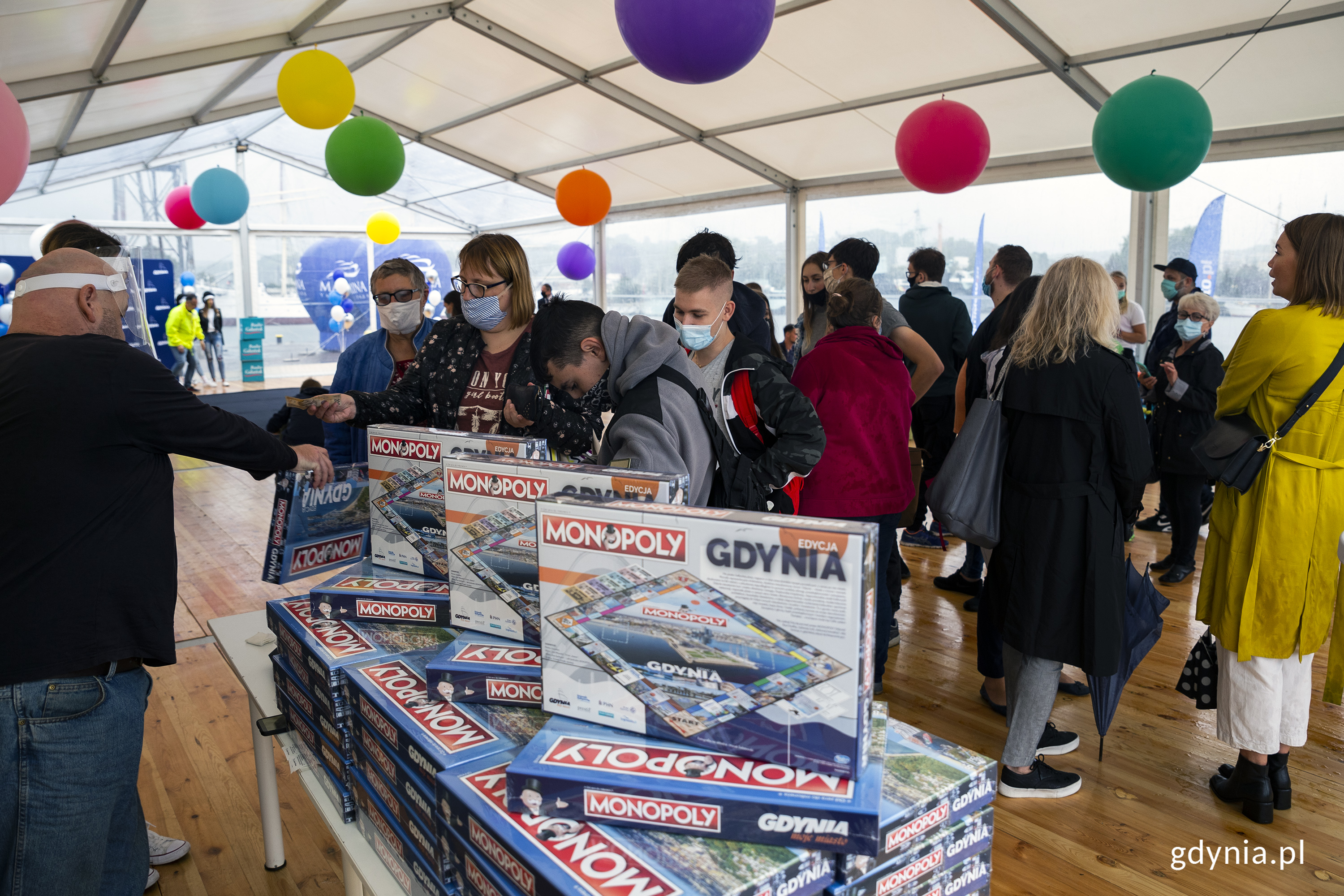 Sprzedaż gry Monopoly Edycja Gdynia podczas inauguracji gry. Fot. Przemysław Kozłowski