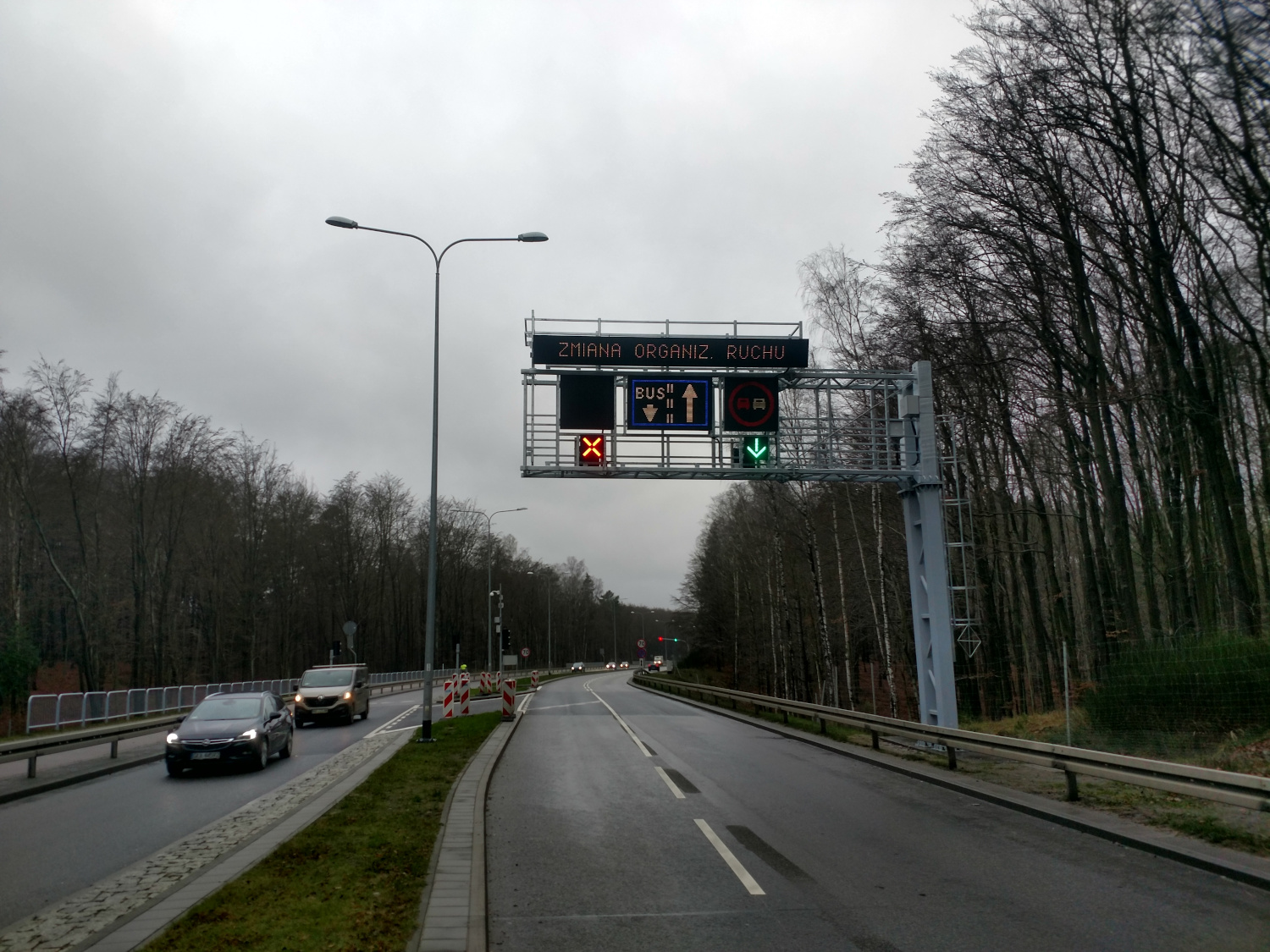 Znaki informujące o zmianie organizacji ruchu/ fot. ZDiZ