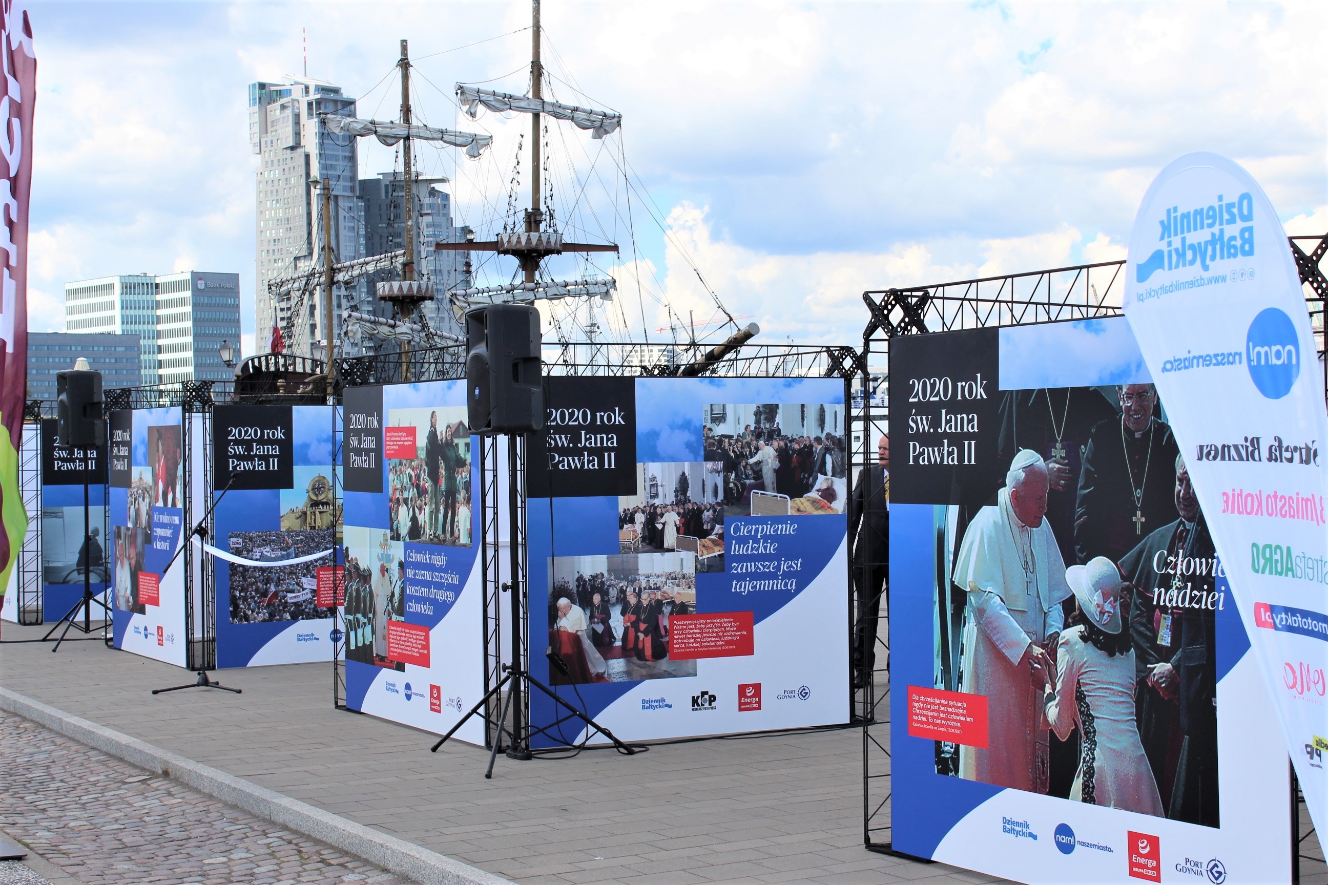 Wystawa fotografii z pielgrzymek Jana Pawła II do Polski, fot. Magda Śliżewska
