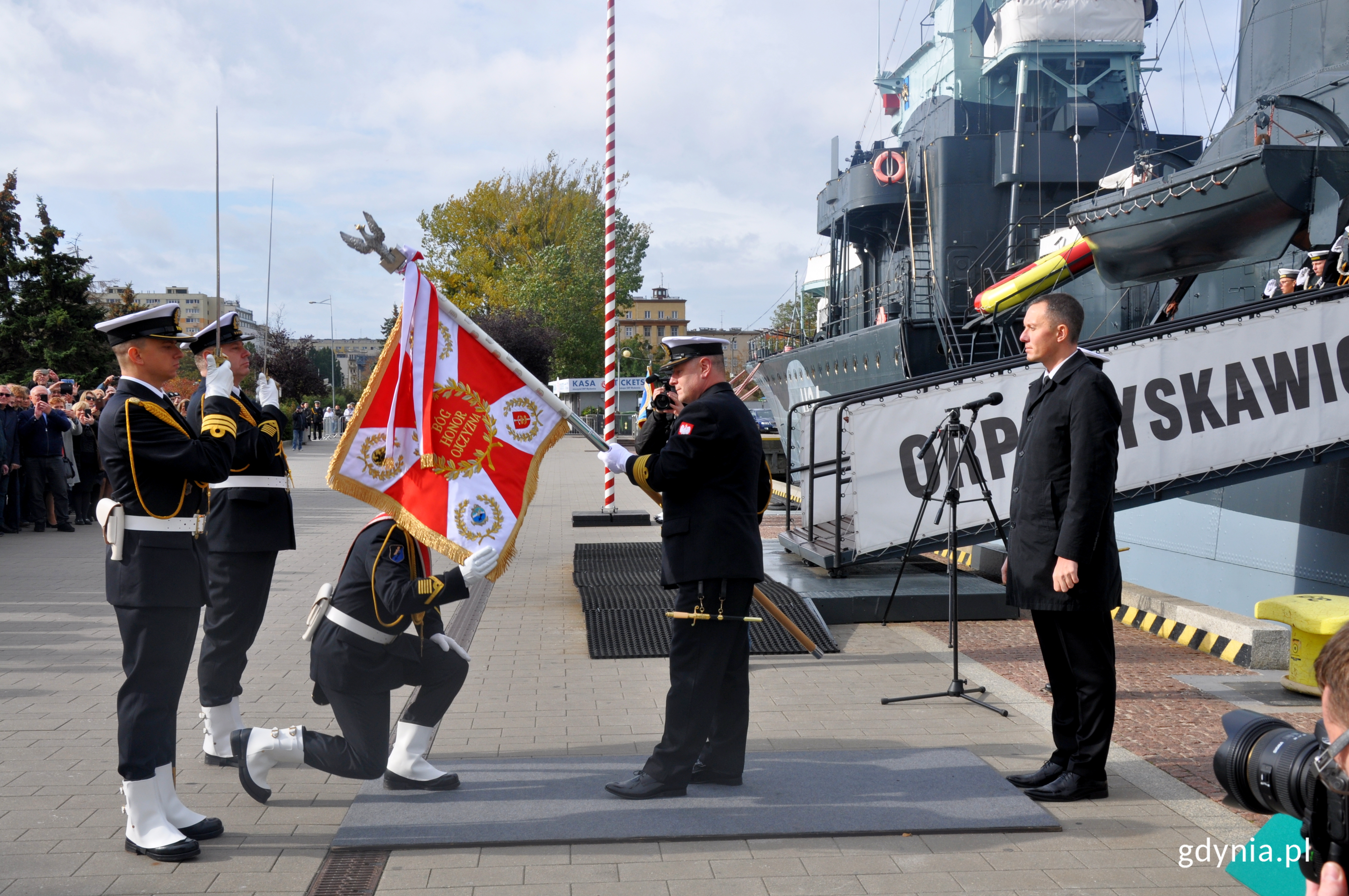 Wręczenie sztandaru RCI Gdynia // fot. Justyna Bronk