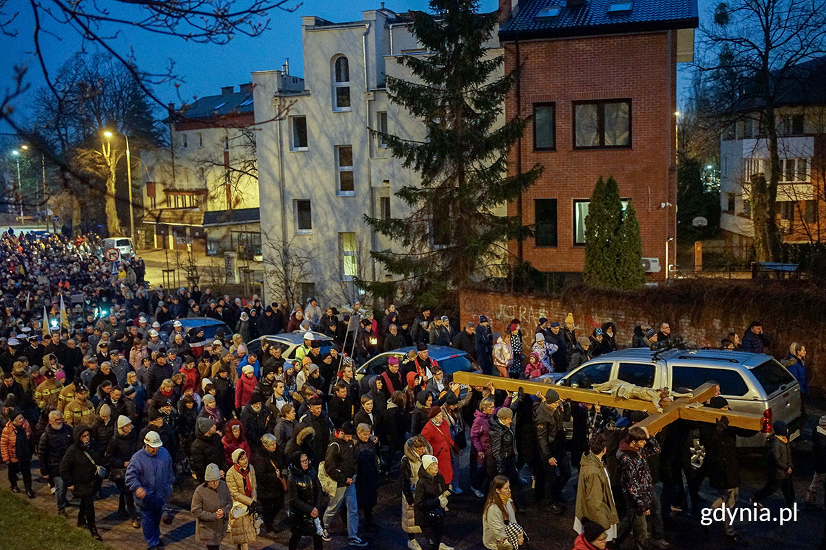 Droga krzyżowa w Gdyni. Fot. Mirosław Pieślak