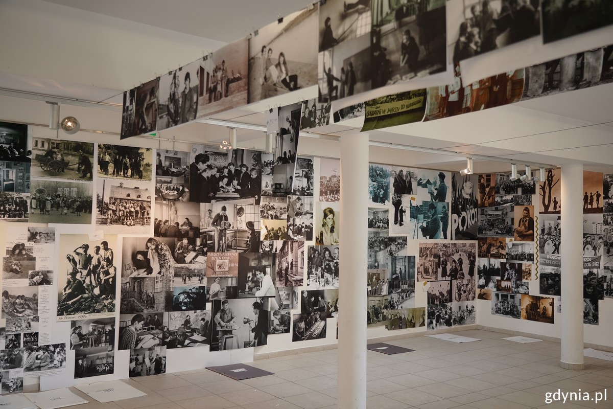 Instalacja fotograficzna w Galerii Debiut