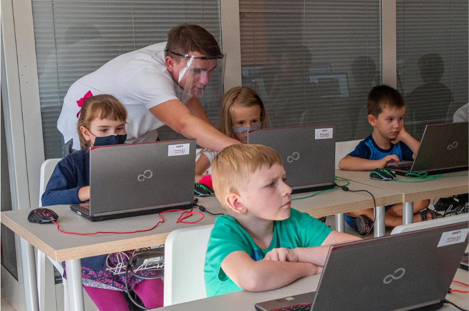 Warsztaty &bdquo;Koduj z Gigantami&rdquo;, fot. mat. prasowe