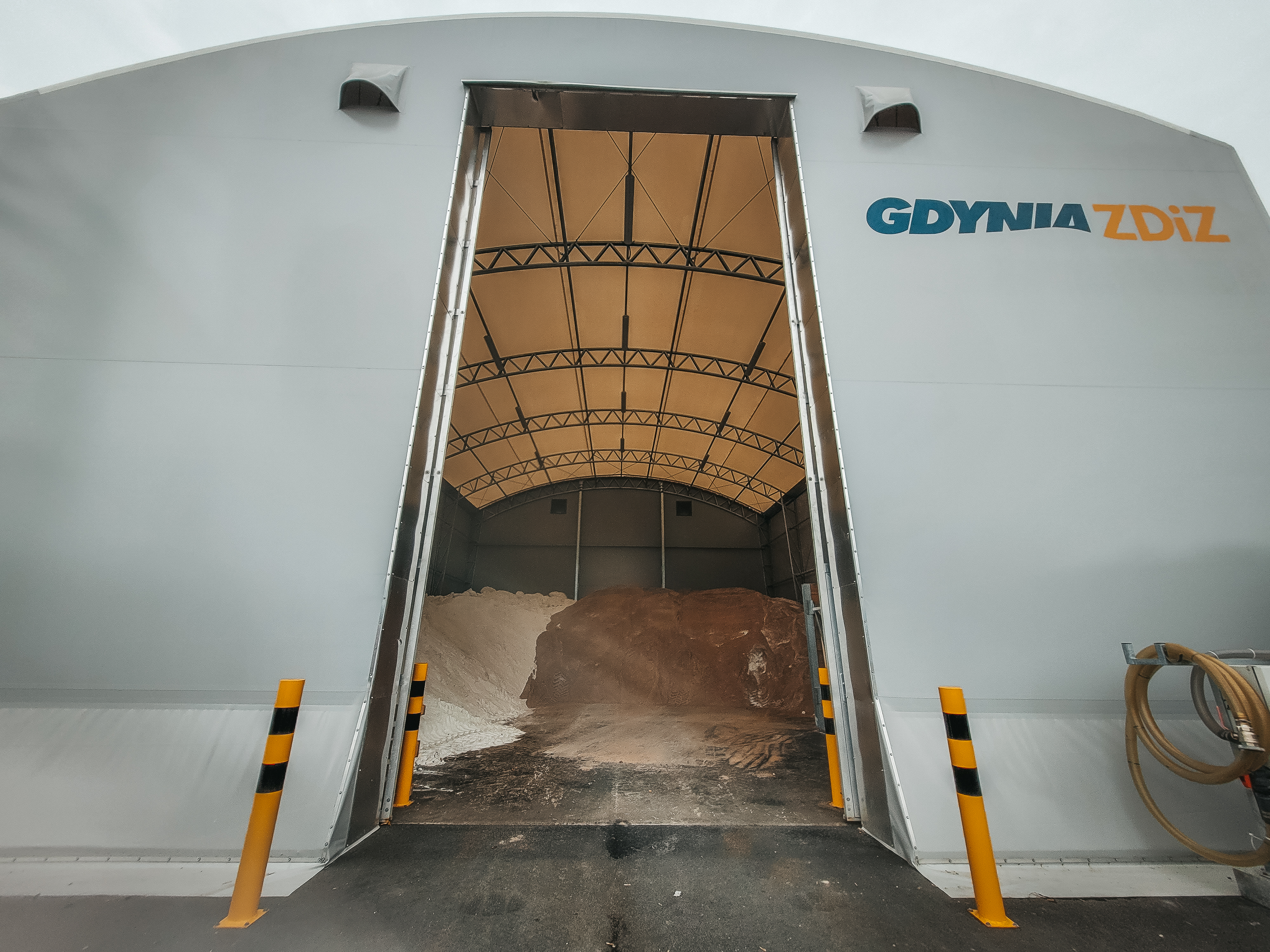 Hala solna na terenie bazy LIZUD // fot. Marcin Mielewski ZDiZ