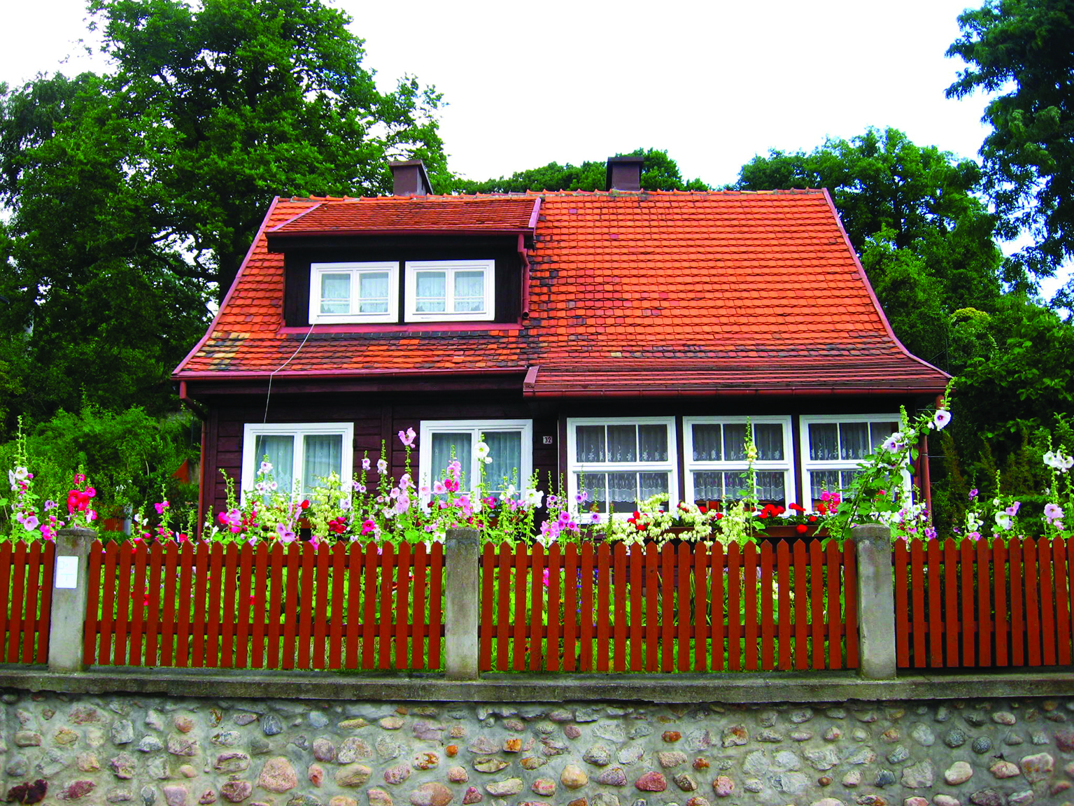 Nagroda gł&oacute;wna w konkursie "Gdynia w kwiatach" - kategoria zewnętrzne części budynk&oacute;w jednorodzinnych // mat. prasowe Ogrodnika Miasta