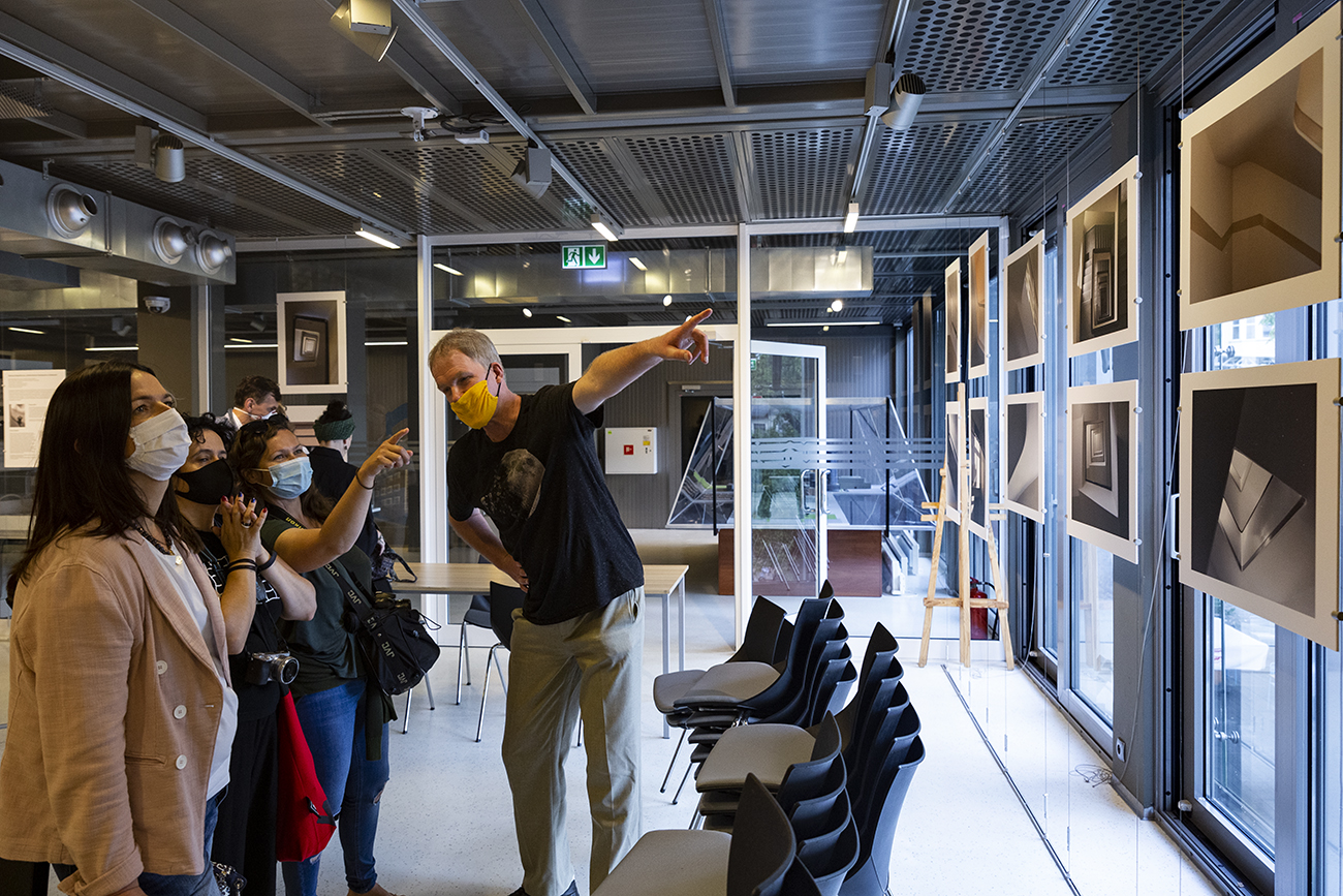 Wystawa fotografii &bdquo;Modernistyczna Świętojańska w obiektywie&rdquo;, fot. Przemysław Kozłowski