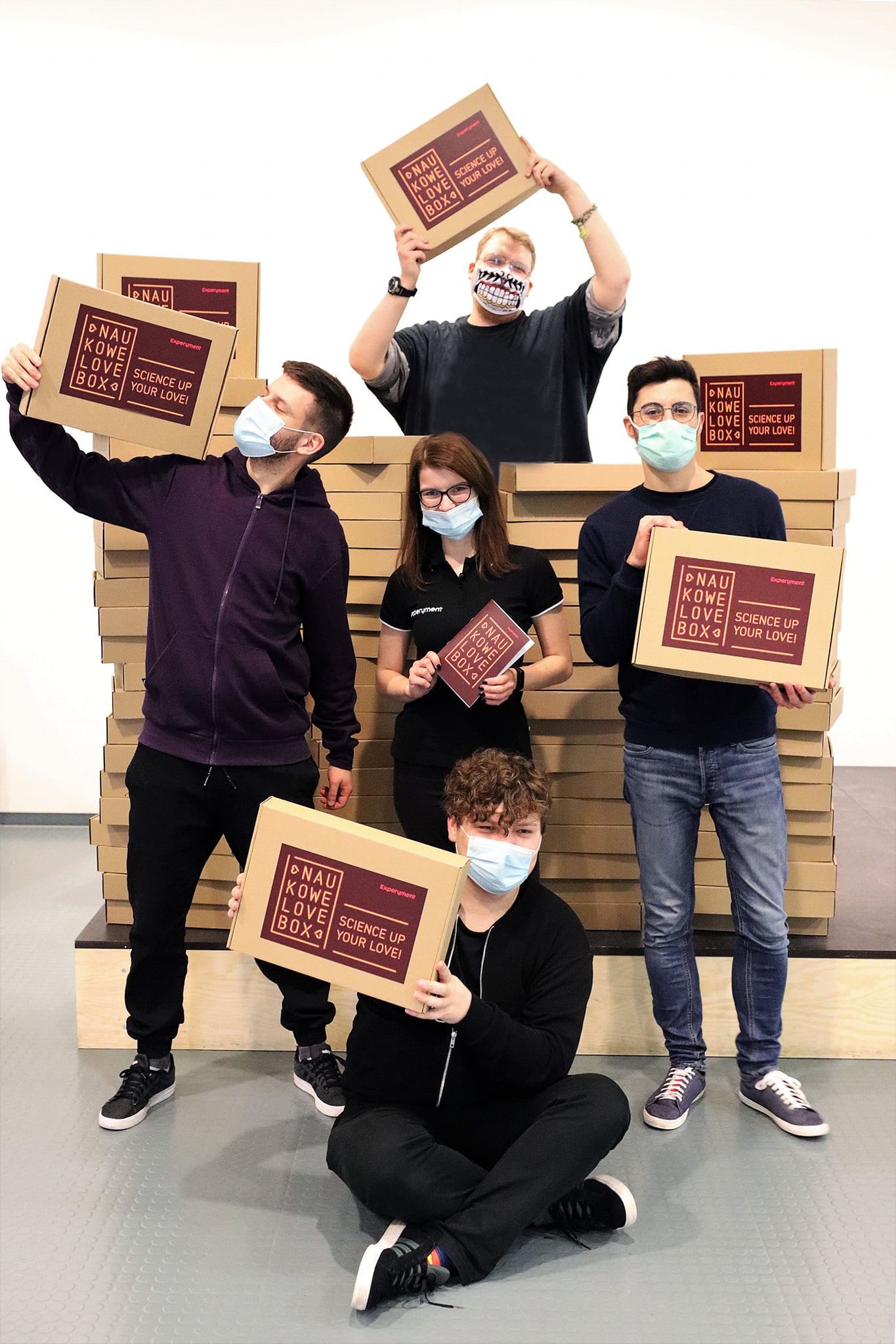 NaukoweLove BOX od CN Experyment, fot. CNE, FB