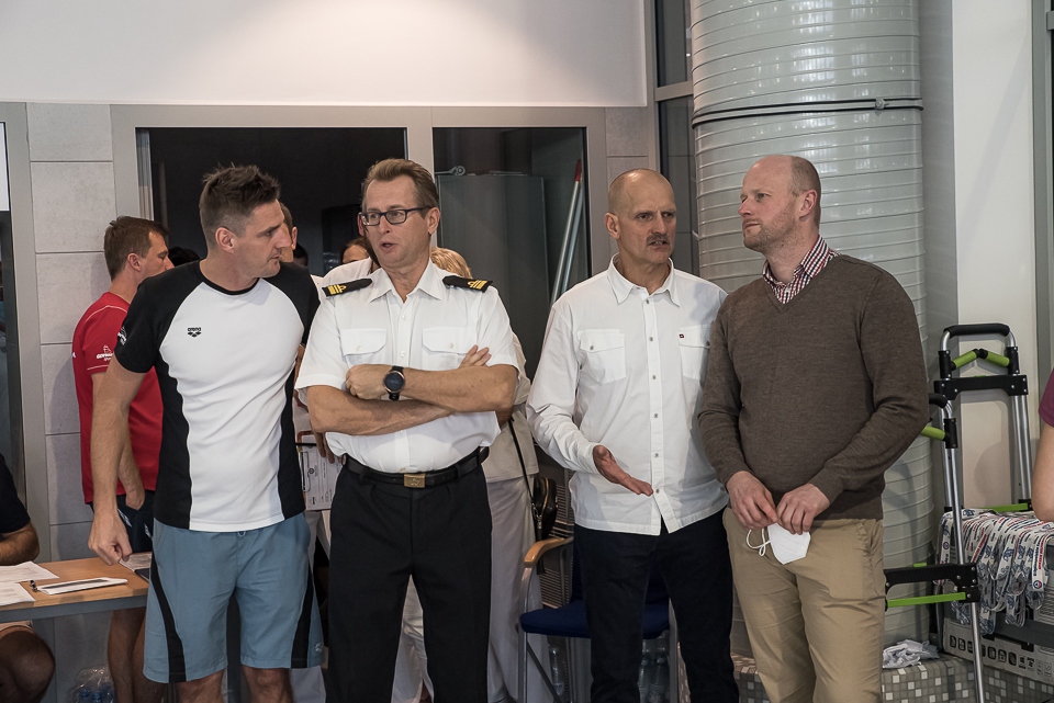 Organizatorzy i goście zawod&oacute;w. Pierwszy z prawej wiceprezydent Gdyni ds. jakości życia, Bartosz Bartoszewicz, fot. mat. prasowe KS Delfin Gdynia