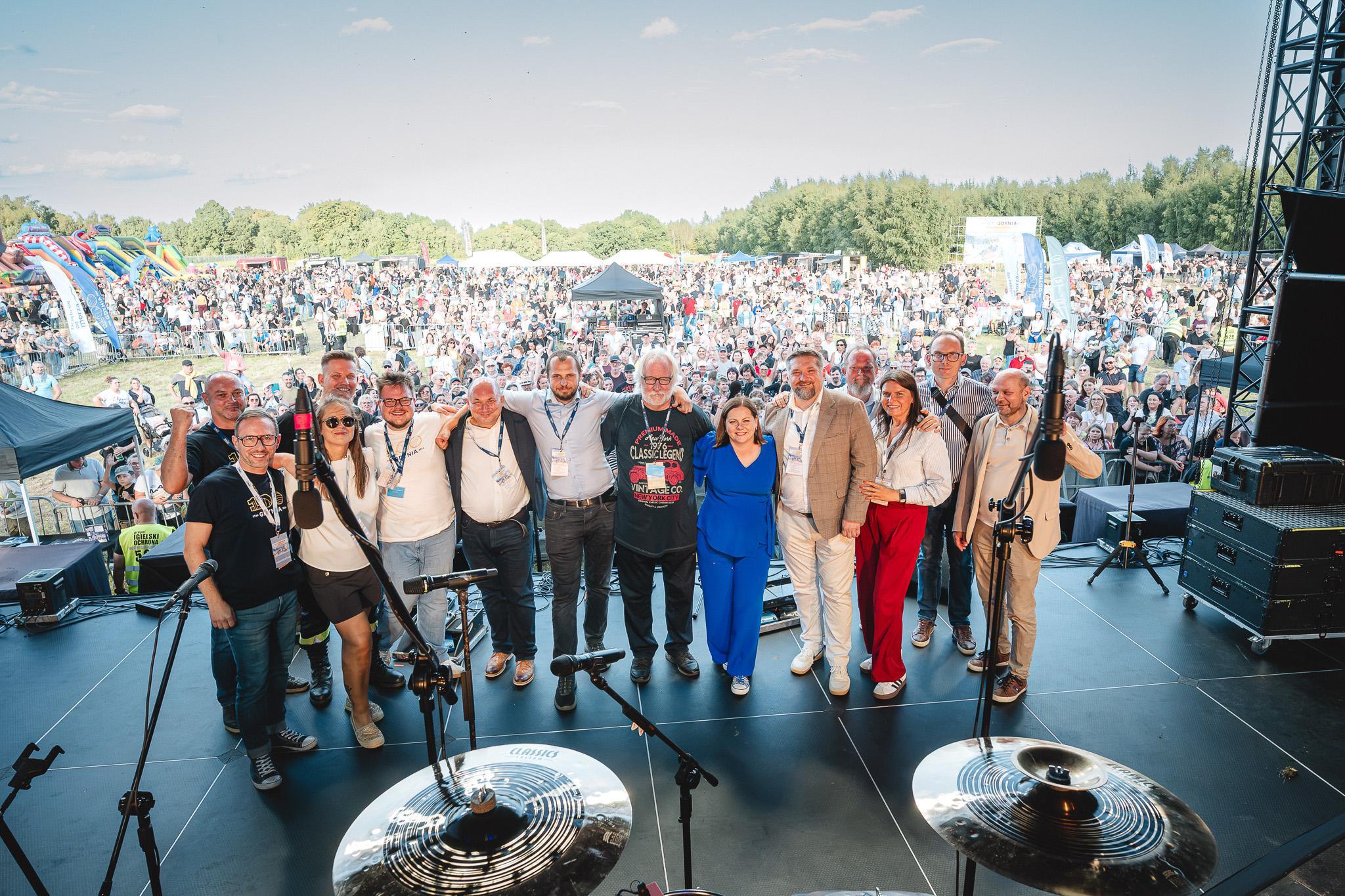 Władze miasta i zarządy dzielnic na scenie