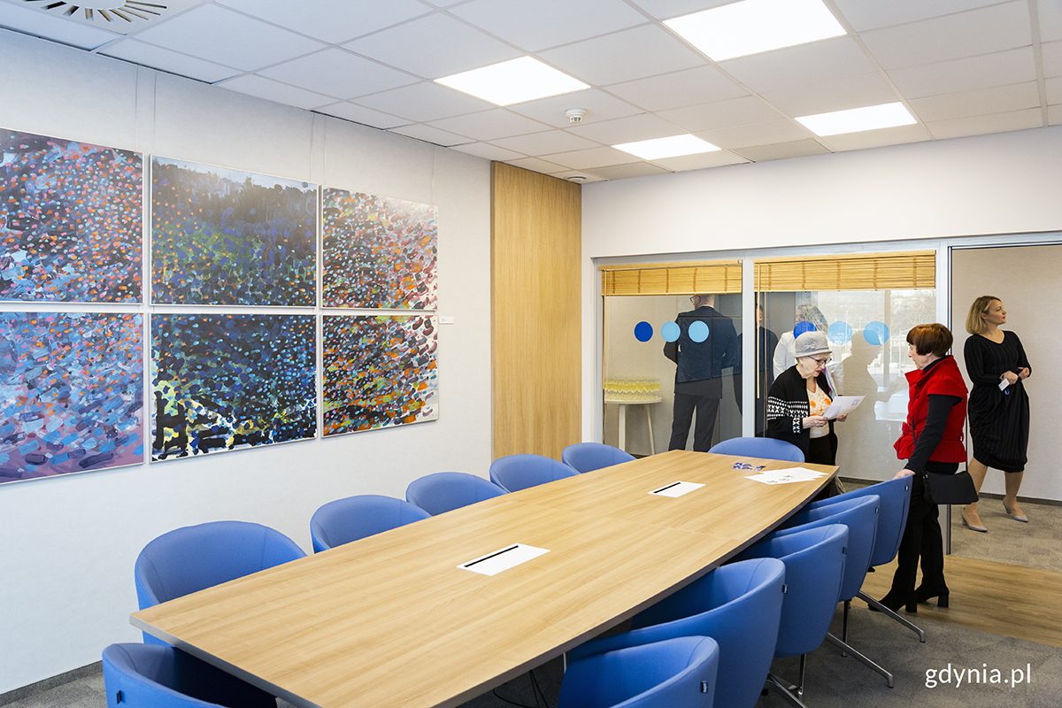 Wernisaż Ewy Manuszewskiej w firmie UNUM Życie TUiR. Fot. Przemysław Kozłowski