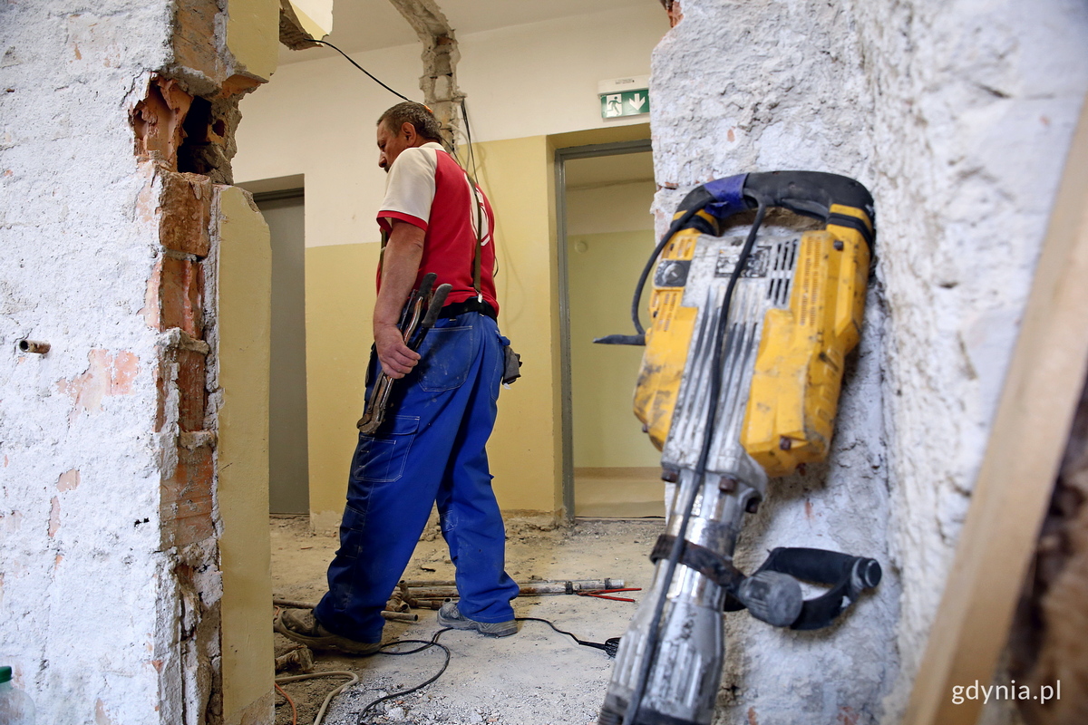 Prace trwają m.in. w Zespole Szkolno-Przedszkolnym nr 2 w Gdyni, fot. Przemysław Kozłowski