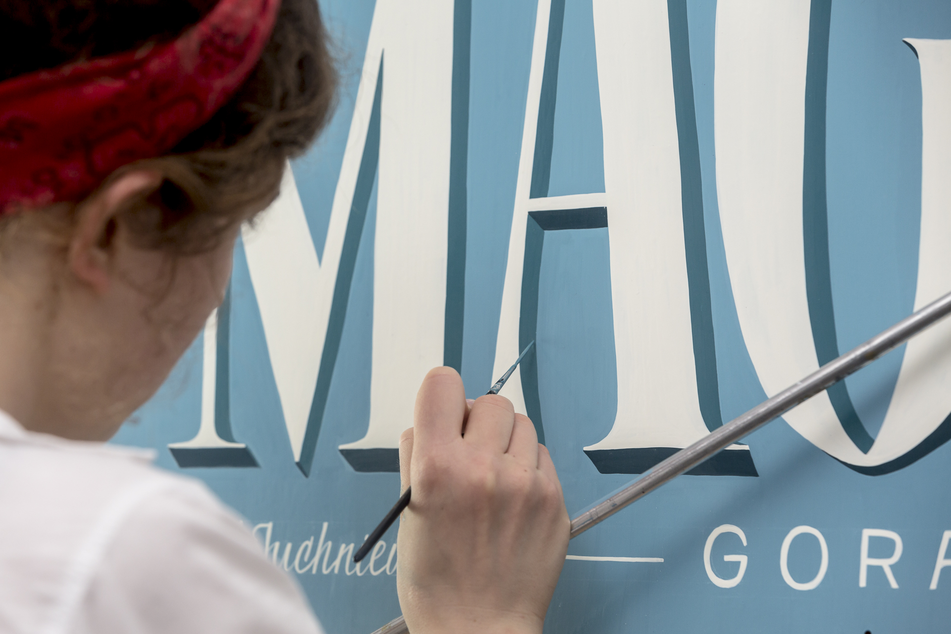 Nowy szyld przy ul. Abrahama zapowiada więcej zmian w ramach Biennale Traffic Design, fot. mat. prasowe