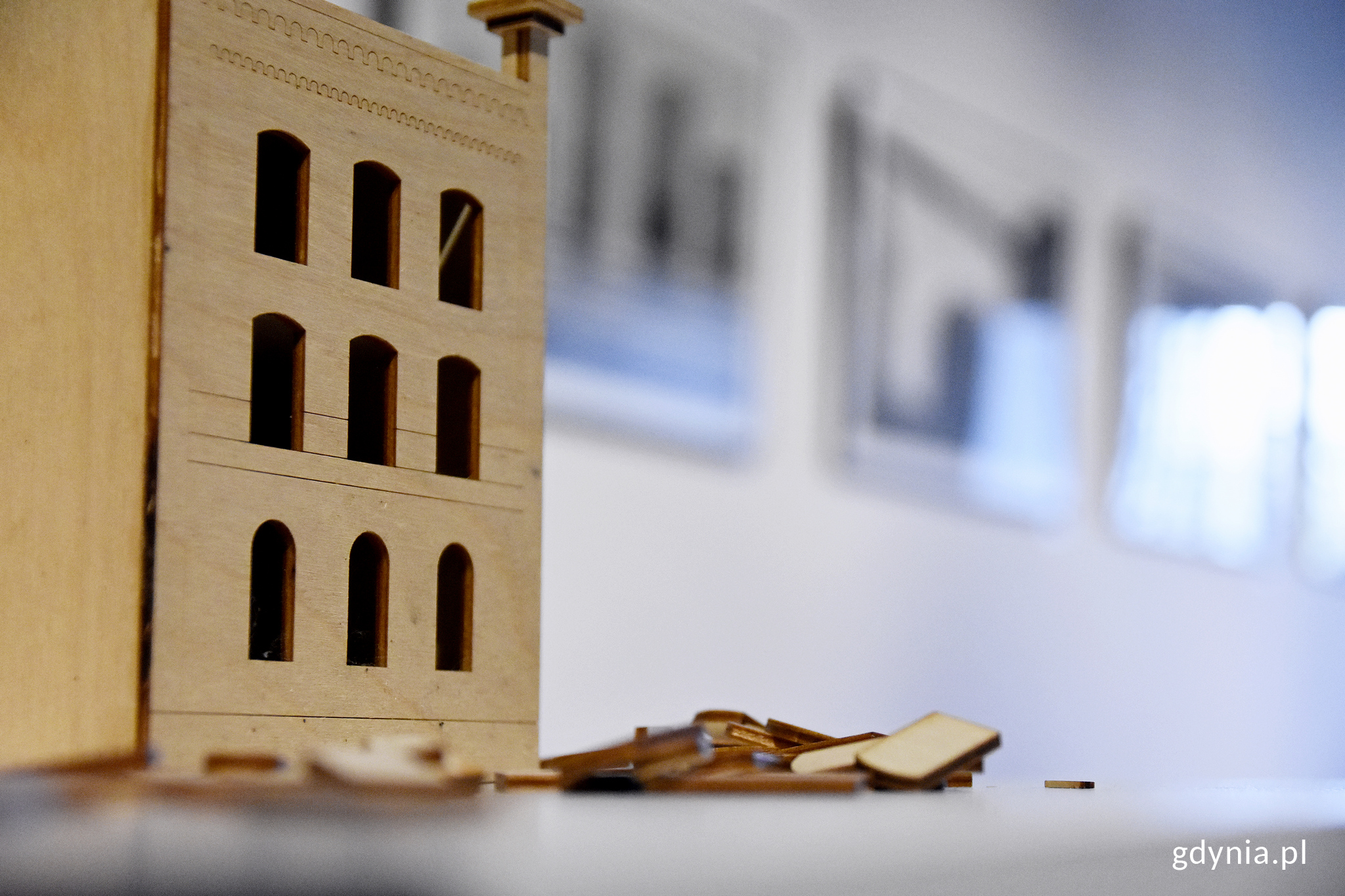 Praca &bdquo;Expired Futures&rdquo; Viniciusa Sordi Libardoniego, fot. Kamil Złoch