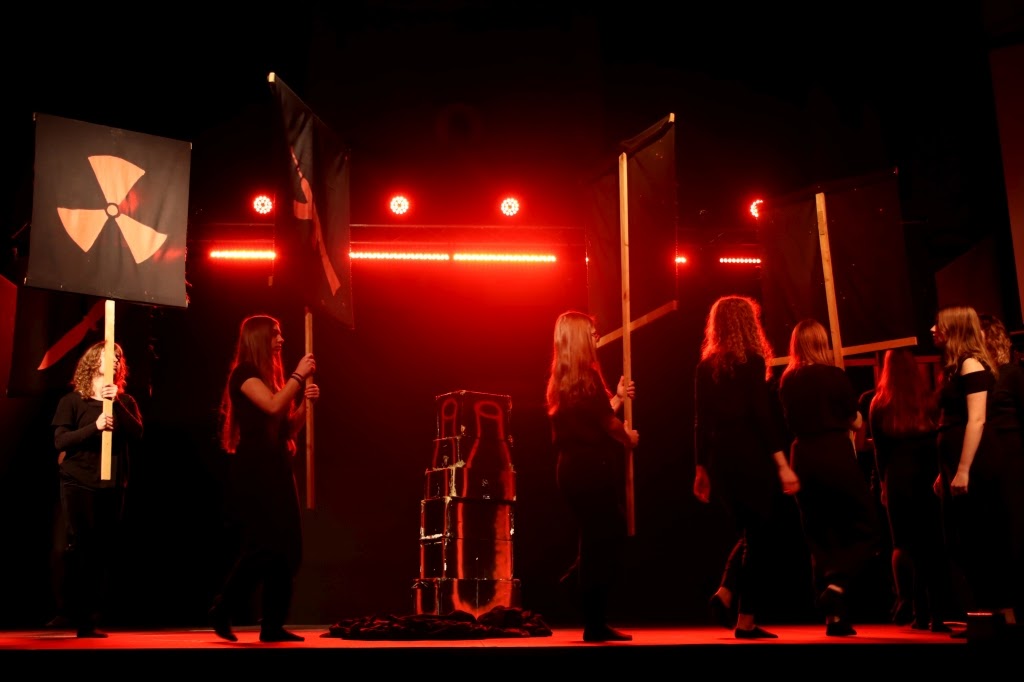 "Perła" w wykonaniu Młodzieżowej Akademii Teatralnej w Gdańsku // fot. Piotr Kwiatkowski