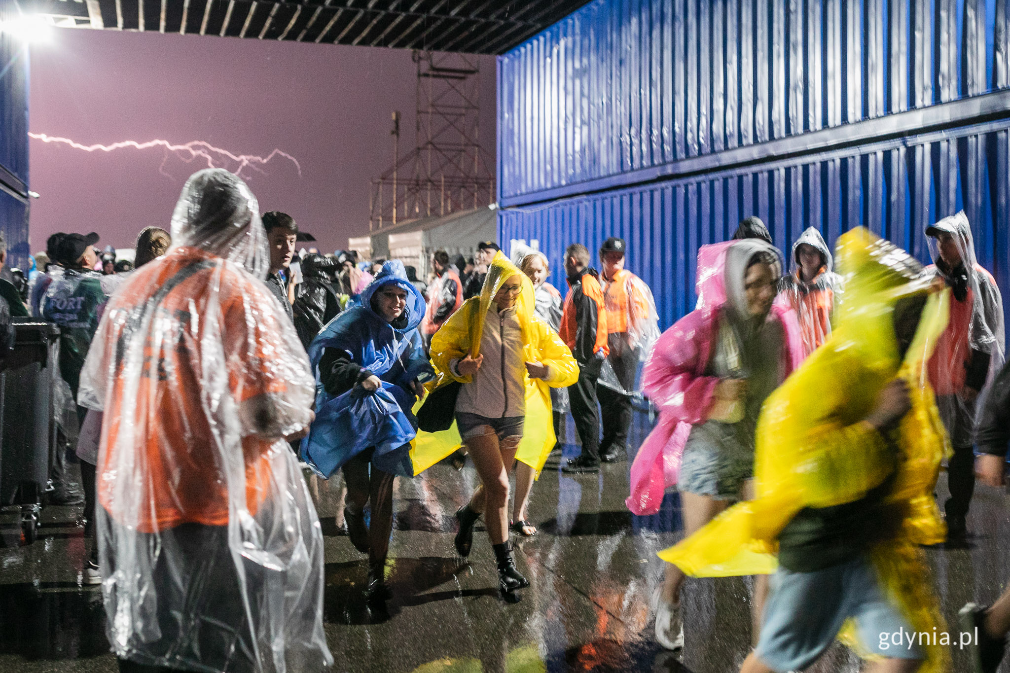 Trwa ewakuacja Open'er Festival // fot. Karol Stańczak