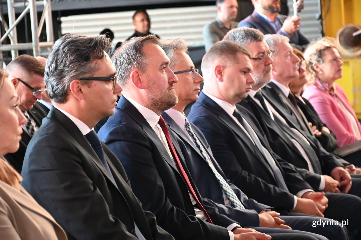 Podczas uroczystego podpisania umowy pomiędzy Portem Gdynia, a sp&oacute;łką FERRUM, Gdynie reprezentował wiceprezydent Tomasz Augustyniak