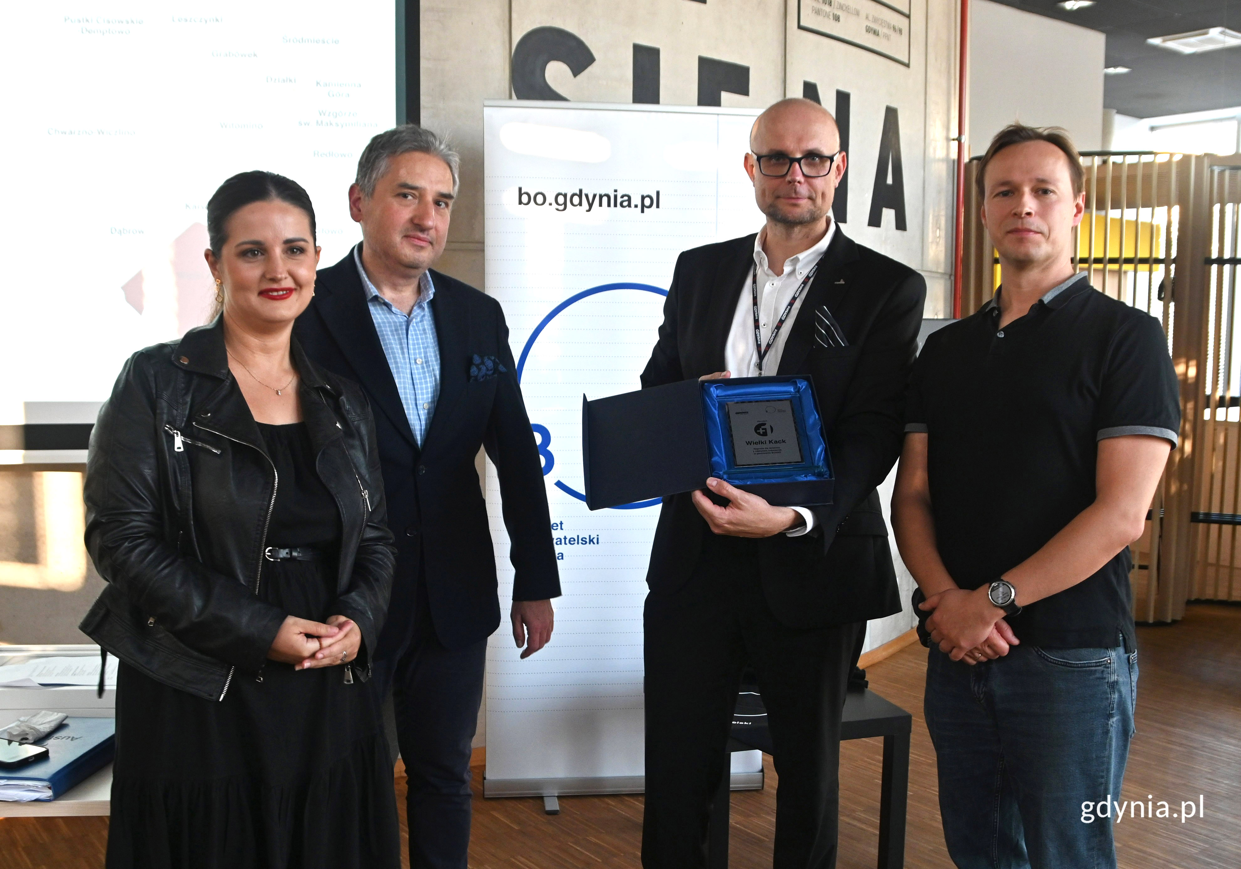 Rada Wielki Kack z nagrodą (fot. Karolina Szypelt)