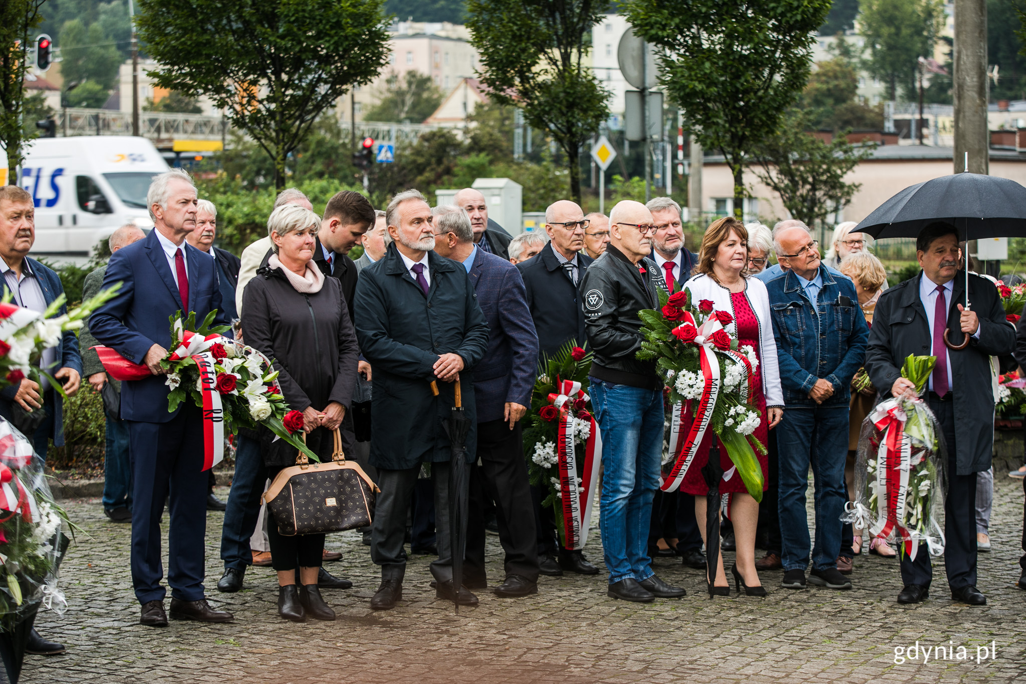 Na zdj. złożenie kwiat&oacute;w przy pomniku Ofiar Grudnia 1970 roku, fot. Karol Stańczak