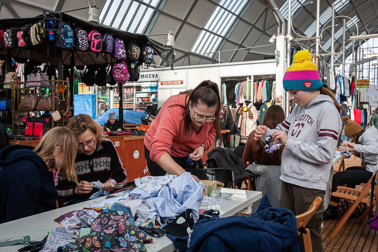 Lilki Szpilki na halach. Źr&oacute;dło: Miejskie Hale Targowe 