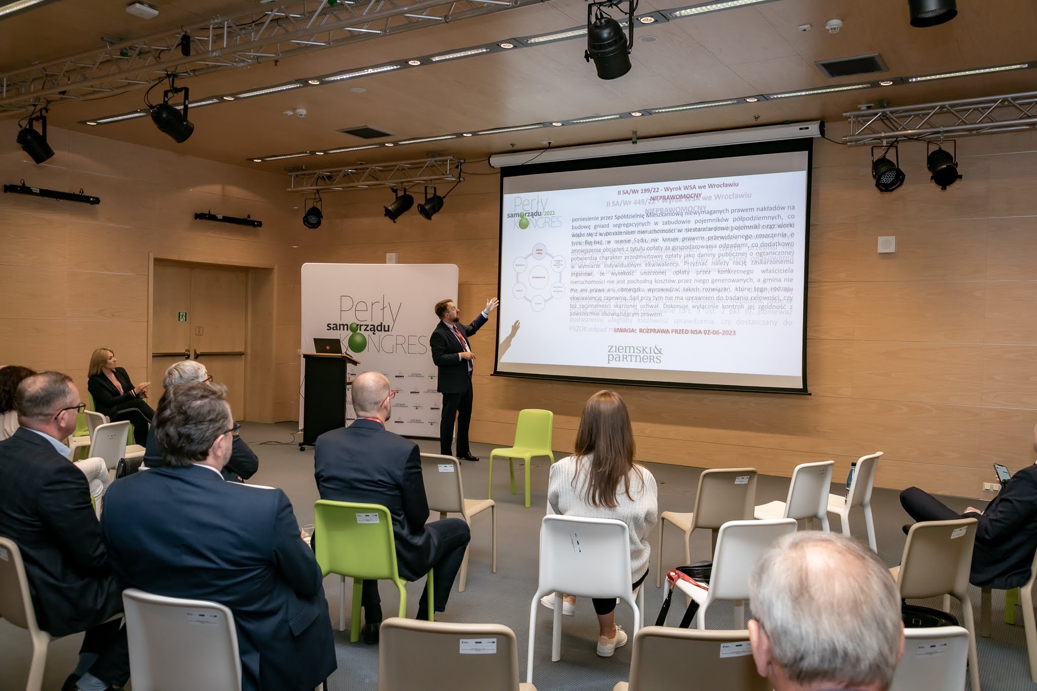 Drugi dzień kongresu to warsztaty przeznaczone dla samorządowc&oacute;w zajmujących się m.in. zam&oacute;wieniami publicznymi czy finansami, fot. Ireneusz Rek, bluephoto.pl