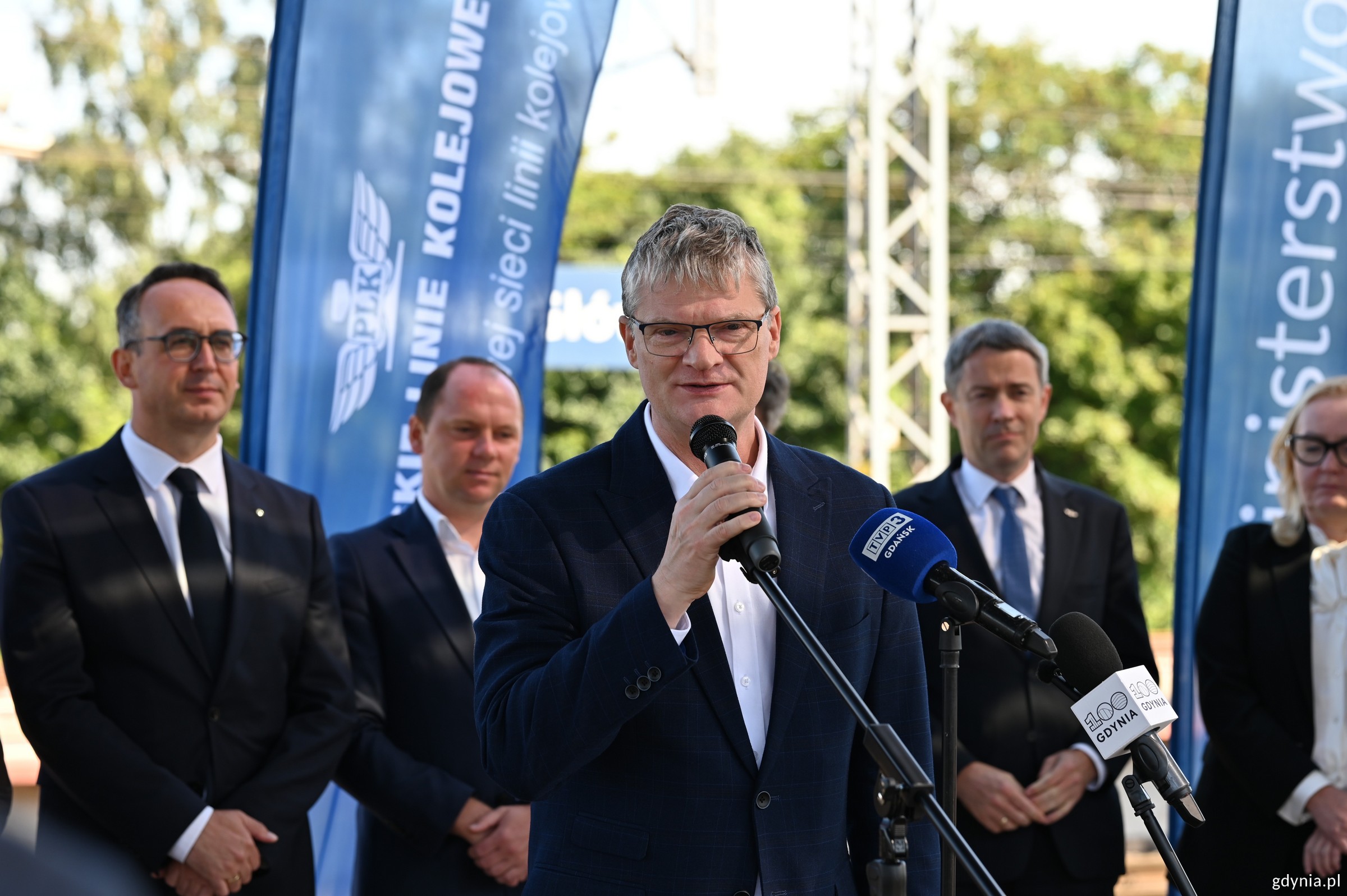 Przy mikrofonie Rafał Geremek, wiceprezydent Gdyni