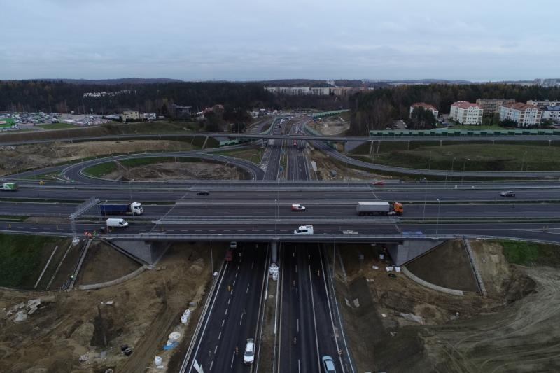 Najważniejsze prace zostały już dawno zakończone i Trasa Kaszubska nabrała swojego ostatecznego kształtu. Na zdjęciu jej fragment przy węźle Wielki Kack w Gdyni na początku grudnia, fot. GDDKiA / mat. prasowe